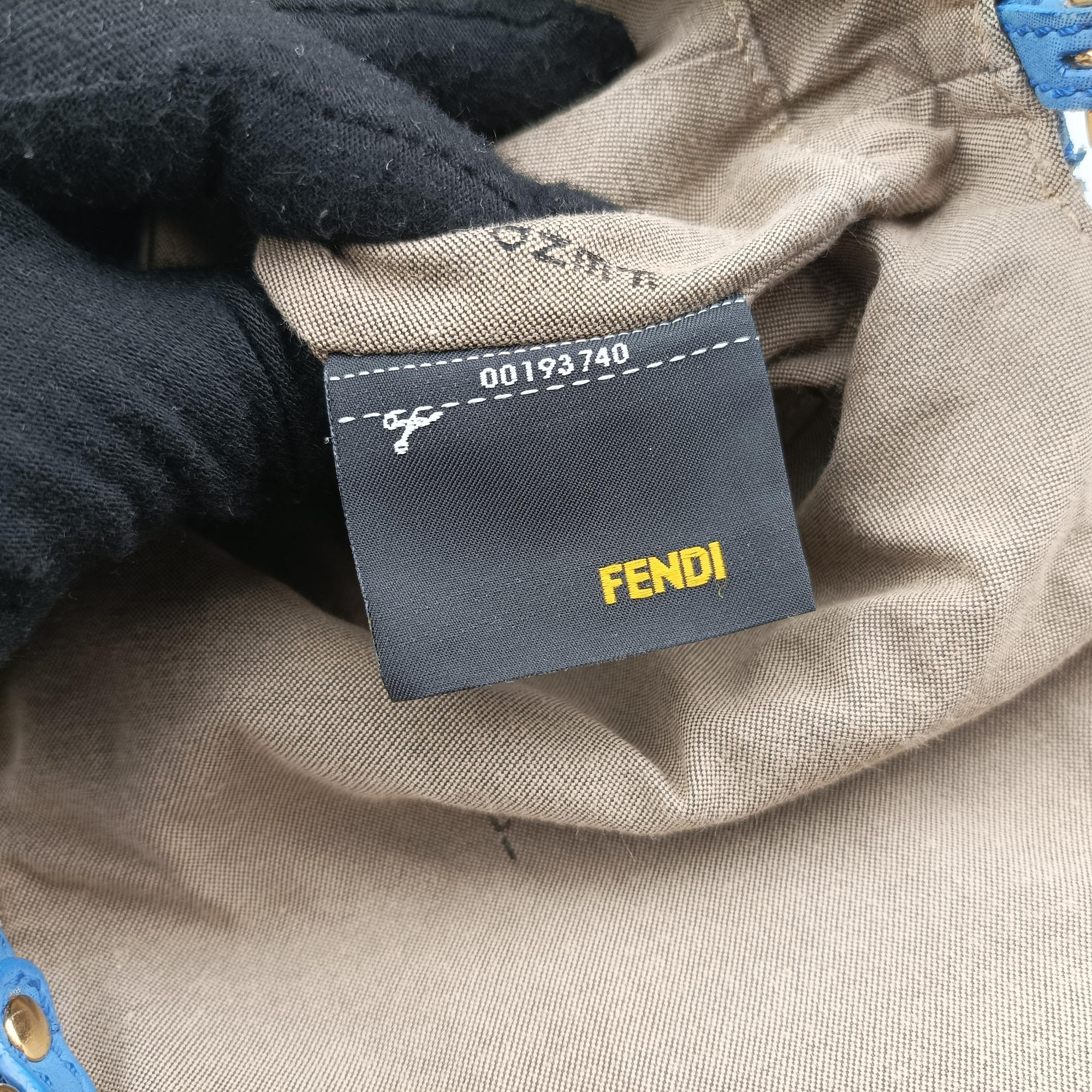 Pre-owned Fendi Baguette Beige × White × Blue Leather 8BR180 shoulderbag | stylenewstar