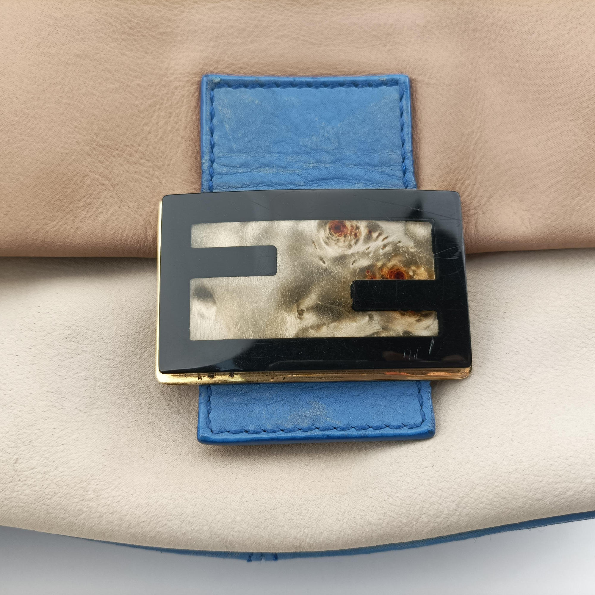 Pre-owned Fendi Baguette Beige × White × Blue Leather 8BR180 shoulderbag | stylenewstar