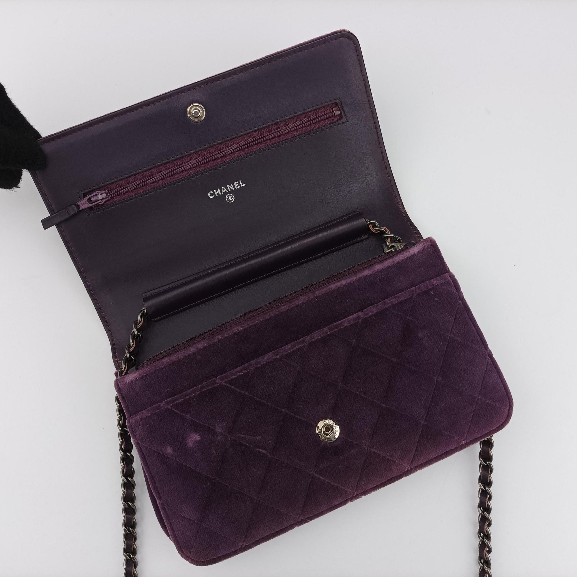 Pre-owned Chanel BOY CHANEL Chain Wallet Purple velour A68911 shoulderbag | stylenewstar