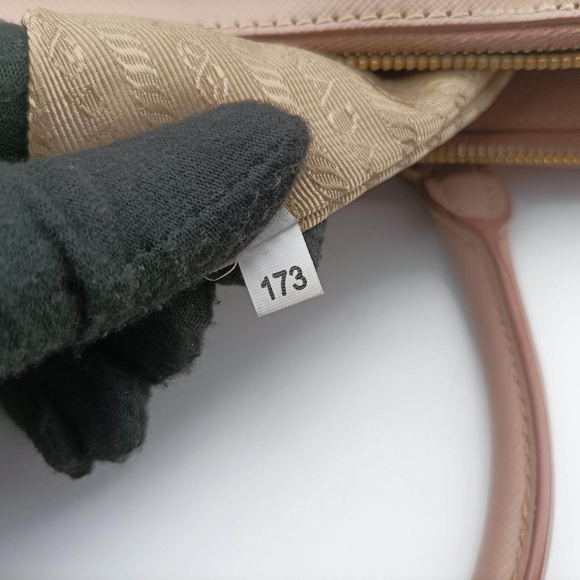 Pre-owned Prada Galleria Beige SAFFIANO Leather BN1786 shoulderbag | stylenewstar