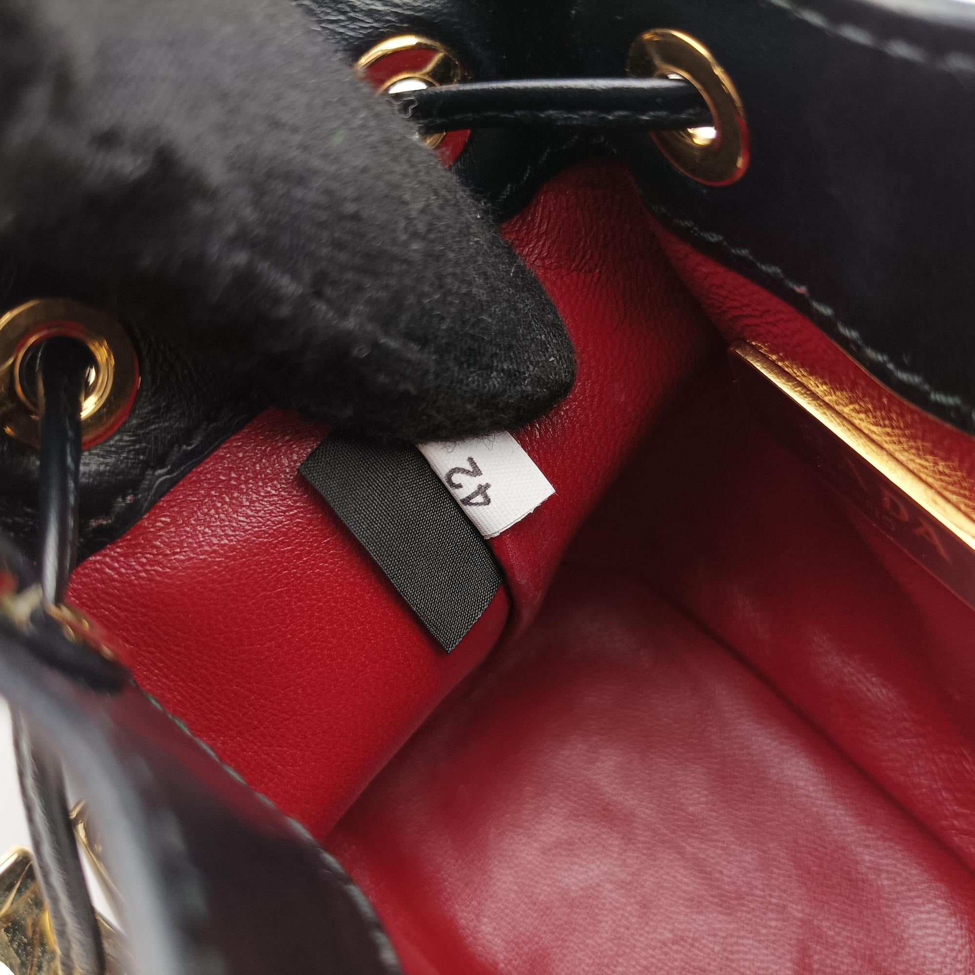 Secondhand Prada Mini Drawstring Black Enamel 1NR016 shoulderbag | stylenewstar