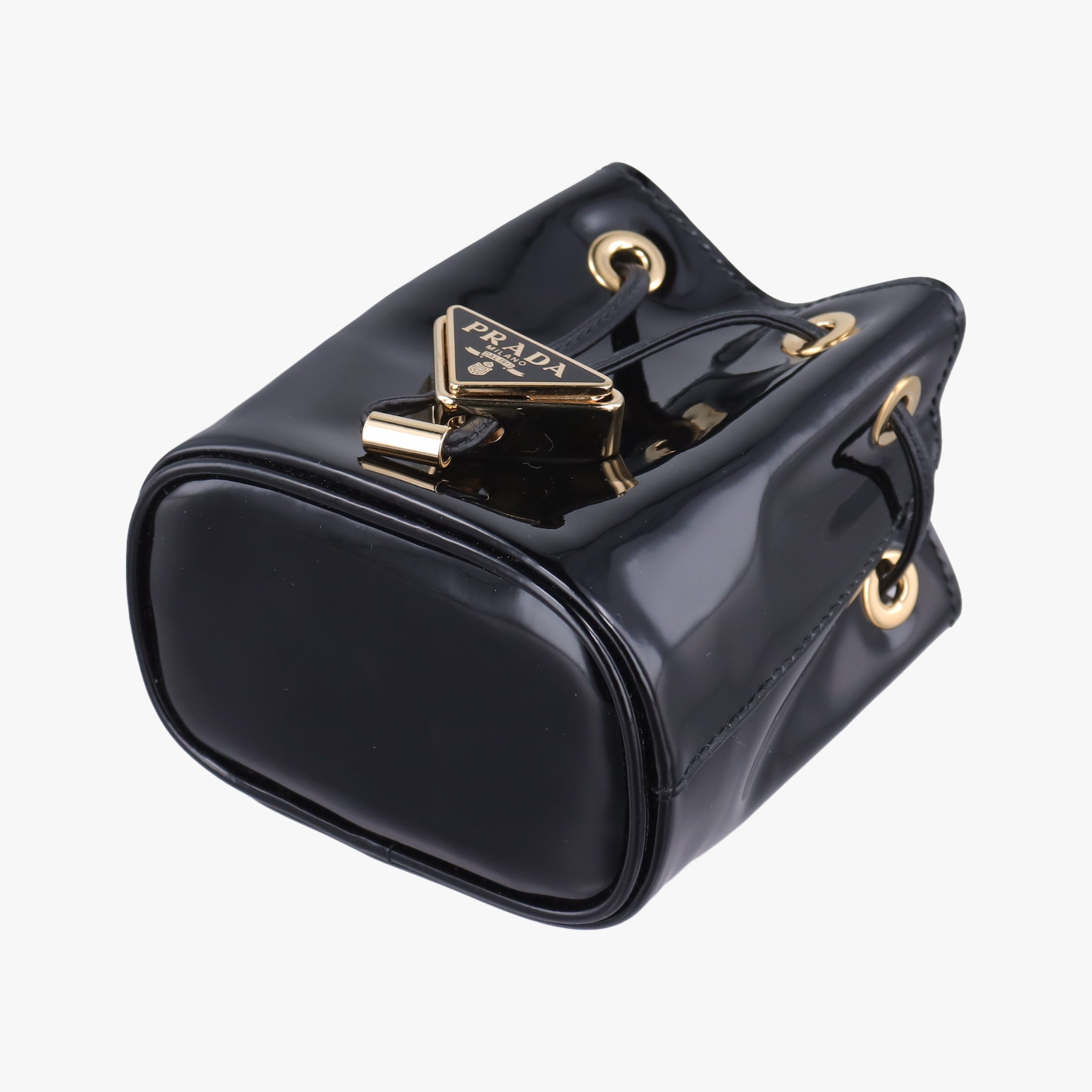 Secondhand Prada Mini Drawstring Black Enamel 1NR016 shoulderbag | stylenewstar