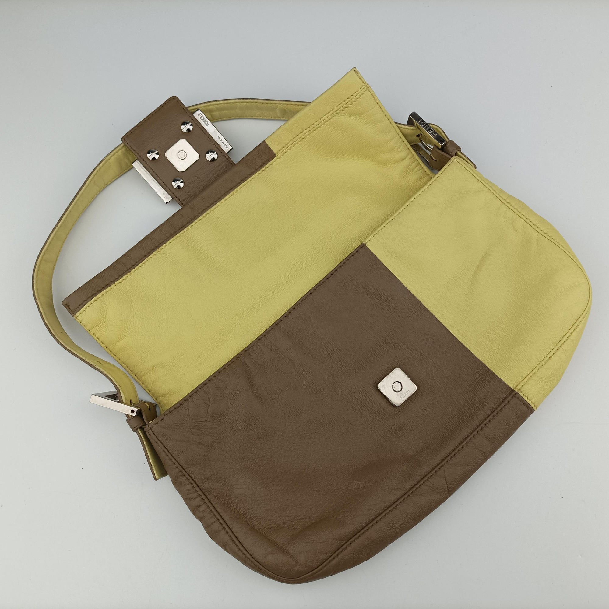 Pre-owned Fendi Baguette Brown × Yellow Leather 26424 handbag | stylenewstar