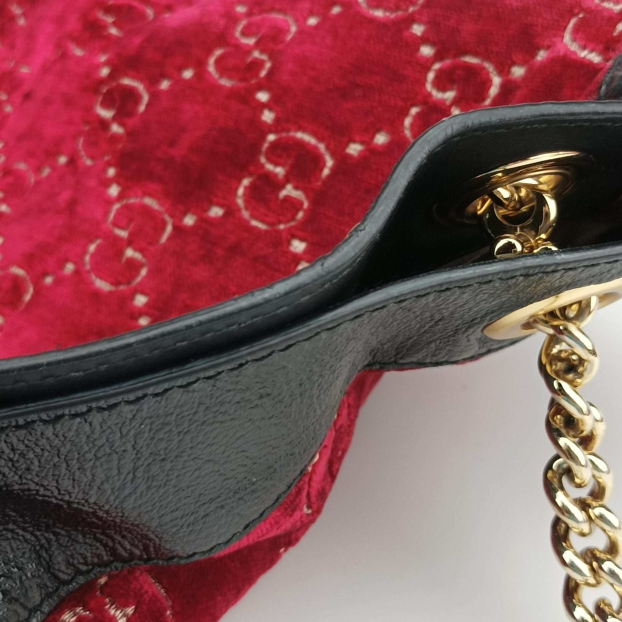 Pre-owned Gucci Rajah Red velour 537219 shoulderbag | stylenewstar