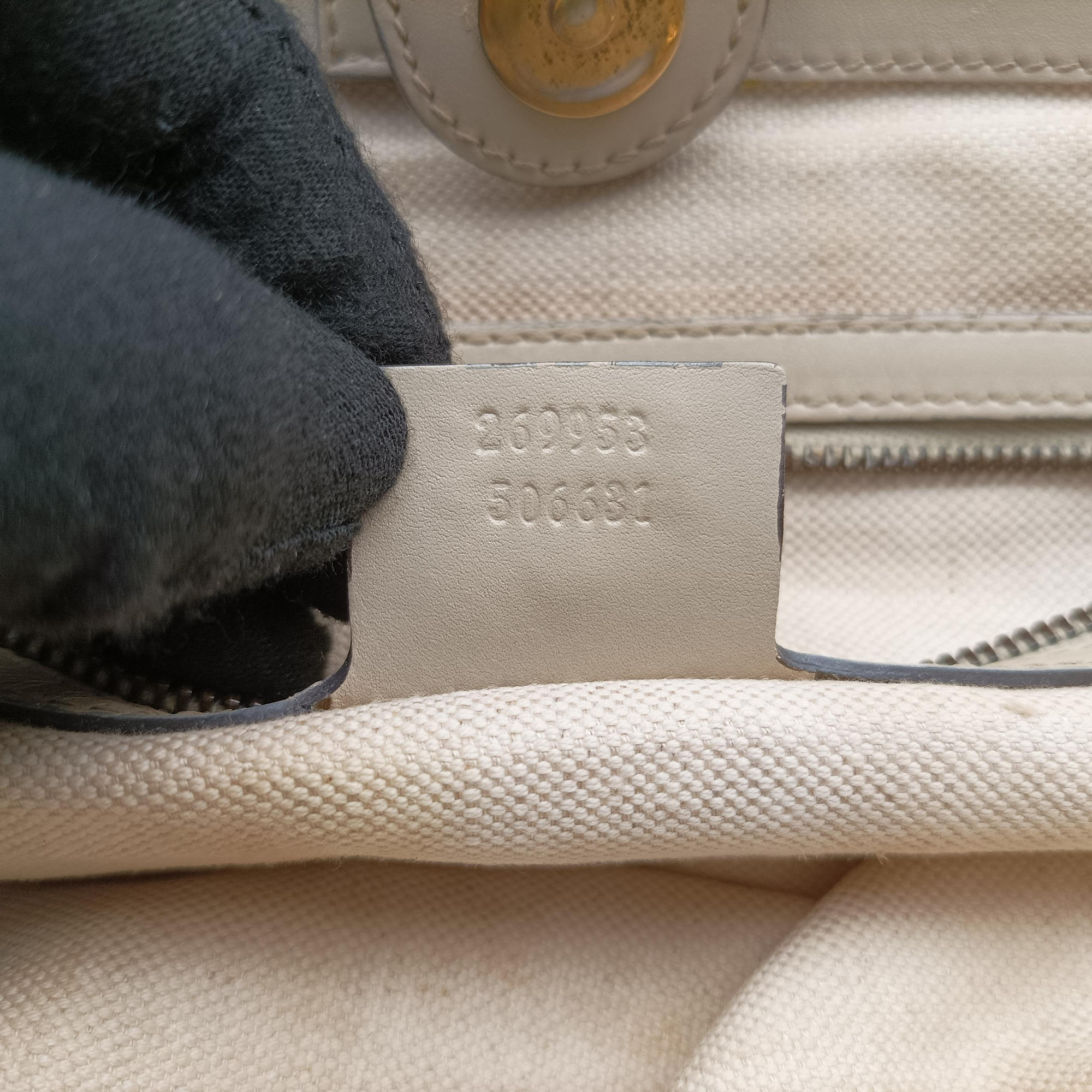 Pre-owned Gucci Scarlett White×Beige Canvas x Leather 269953 handbag | stylenewstar