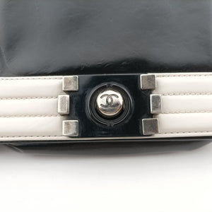 Pre-owned Chanel BOY CHANEL Black×white Leather A66712 shoulderbag | stylenewstar