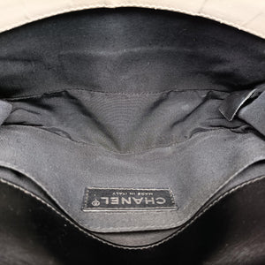 Pre-owned Chanel BOY CHANEL Black×white Leather A66712 shoulderbag | stylenewstar