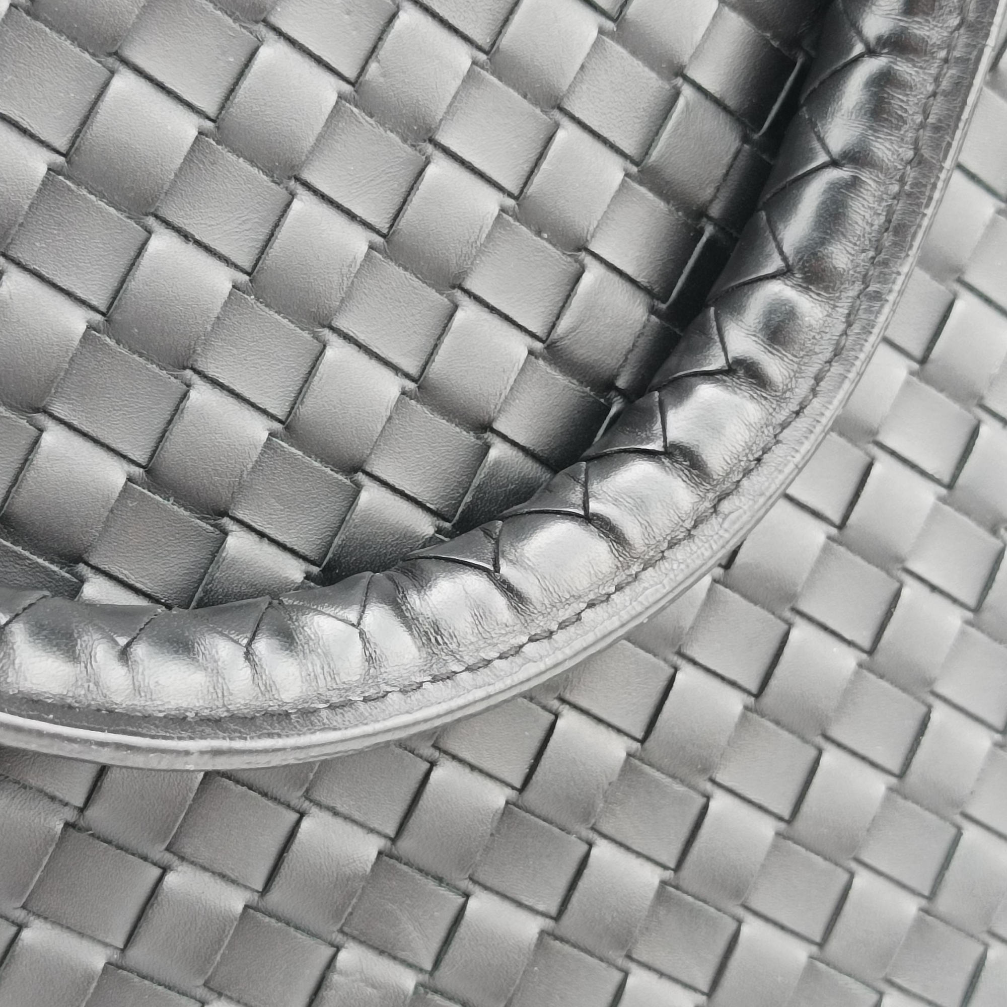 Pre-owned Bottega Veneta Intrecciato Black lambskin  handbag | stylenewstar