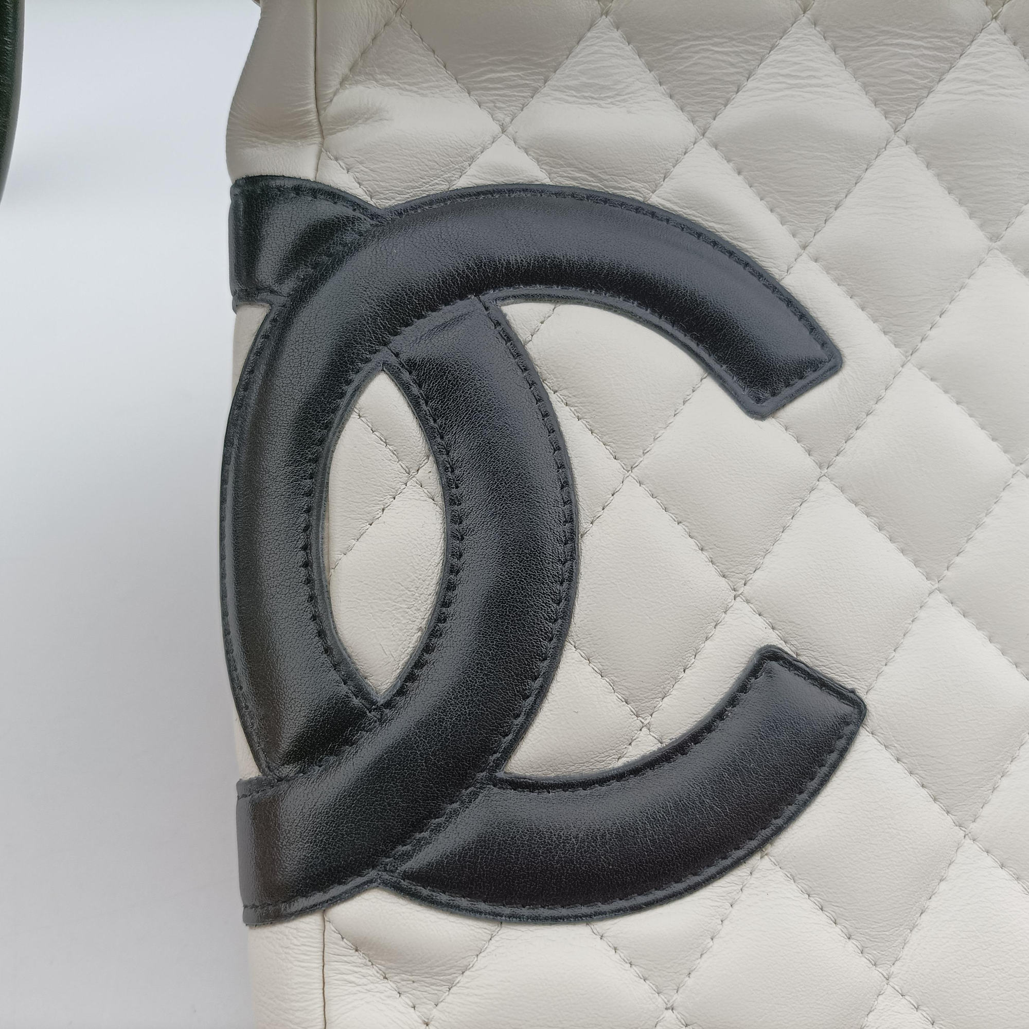 Secondhand Chanel Cambon Line Black×white lambskin A25178 shoulderbag | stylenewstar