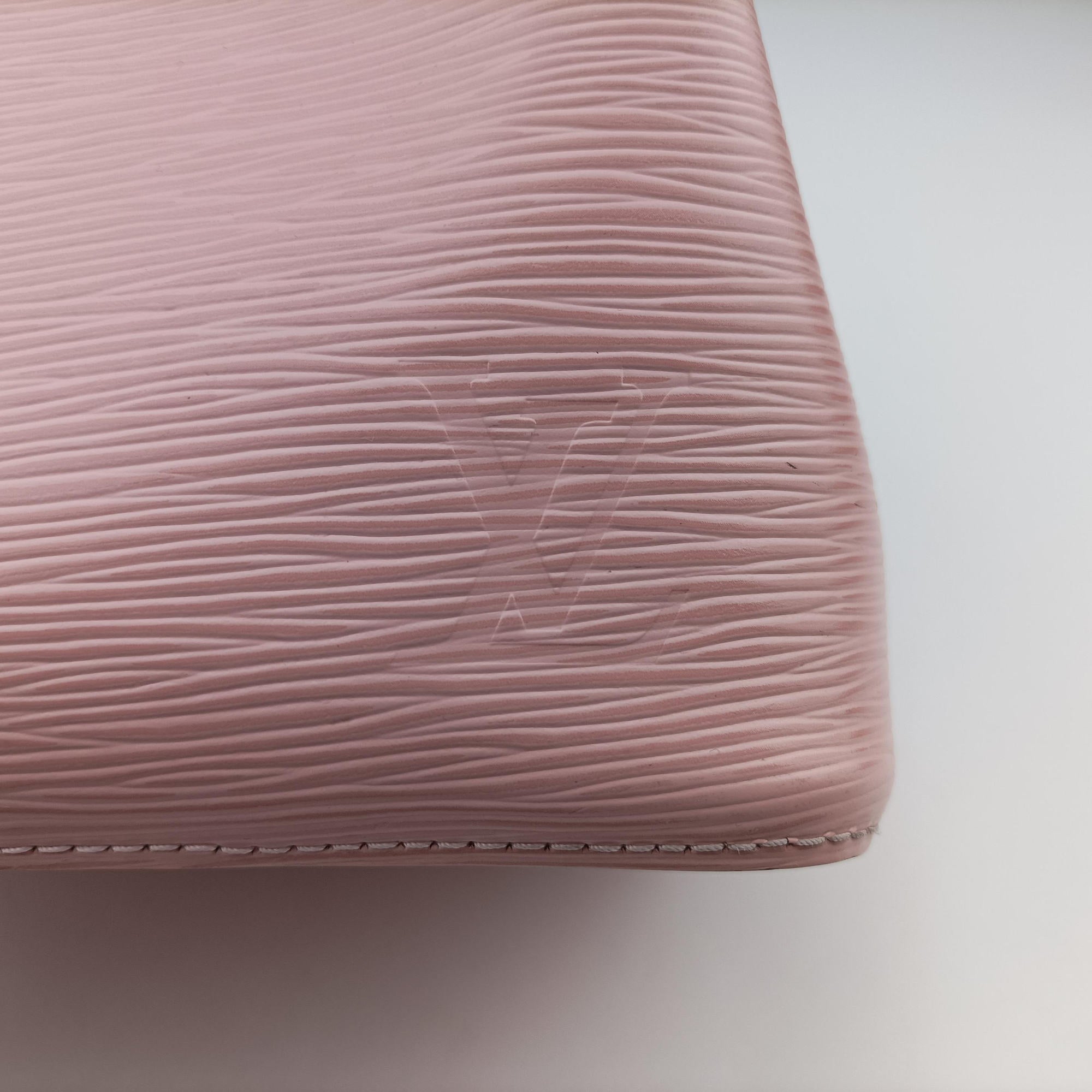 Pre-owned Louis Vuitton NeoNoe BB Rose Valerine Epi M53609 shoulderbag | stylenewstar