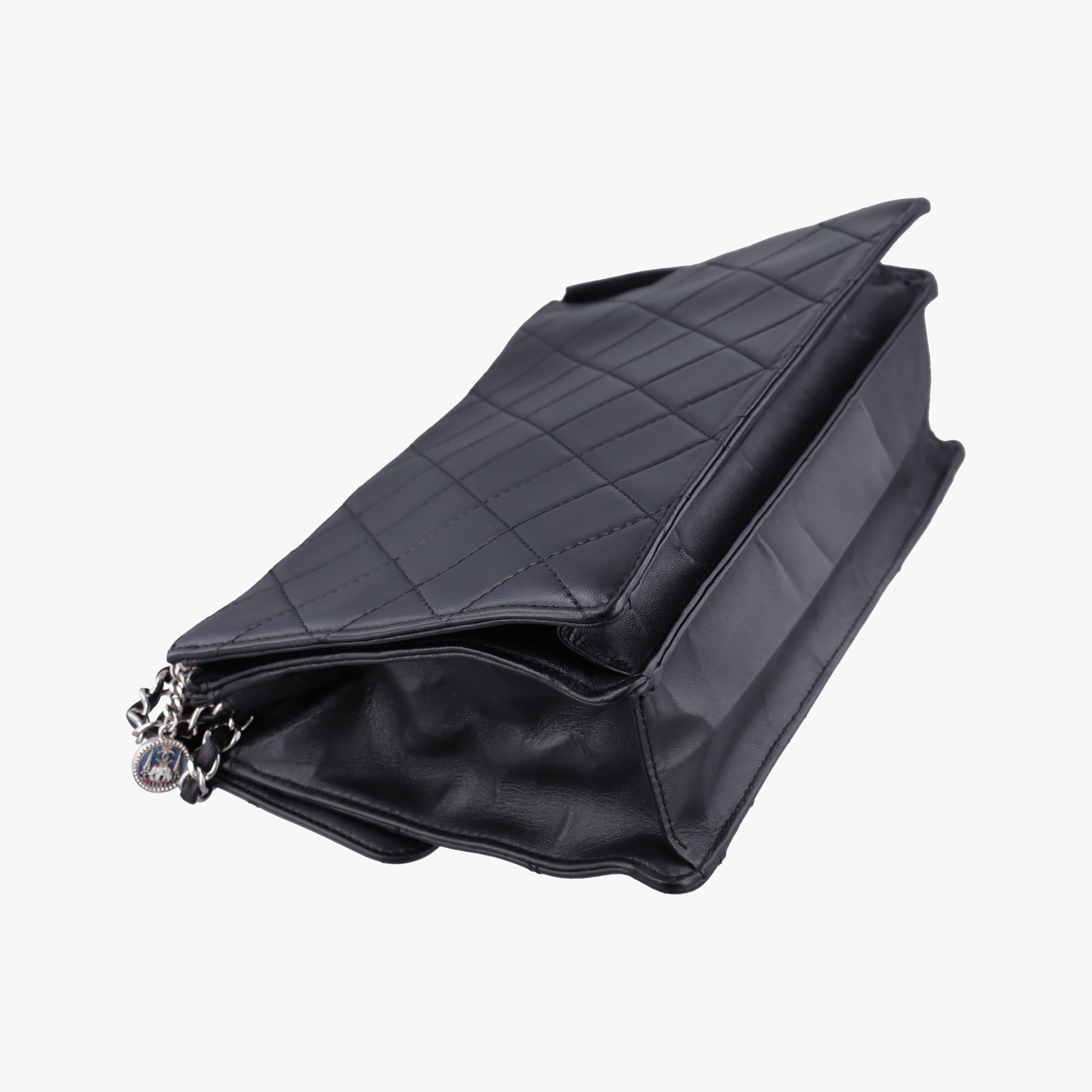 Pre-owned Chanel 2.55 Matelasse Black lambskin A65613 shoulderbag | stylenewstar
