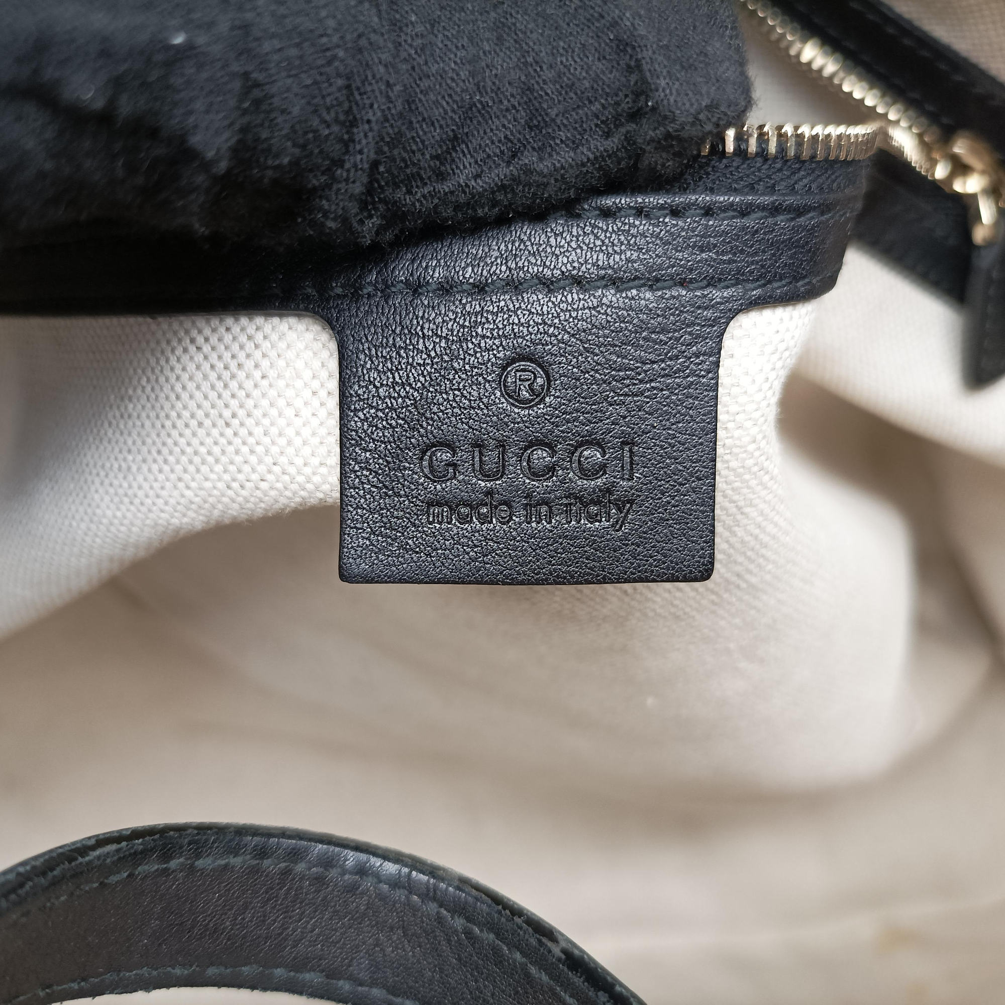 Vintage Gucci Microguccissima Black Patent 309614 shoulderbag | stylenewstar