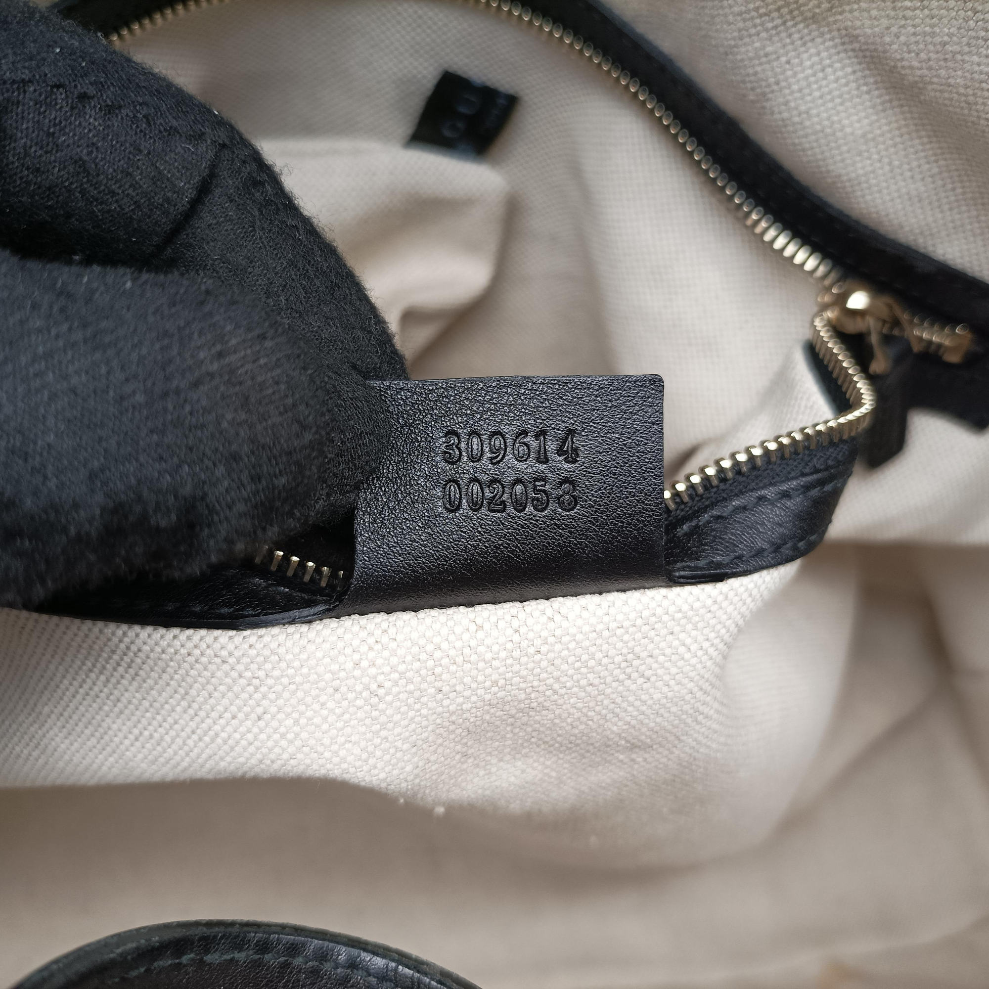 Vintage Gucci Microguccissima Black Patent 309614 shoulderbag | stylenewstar