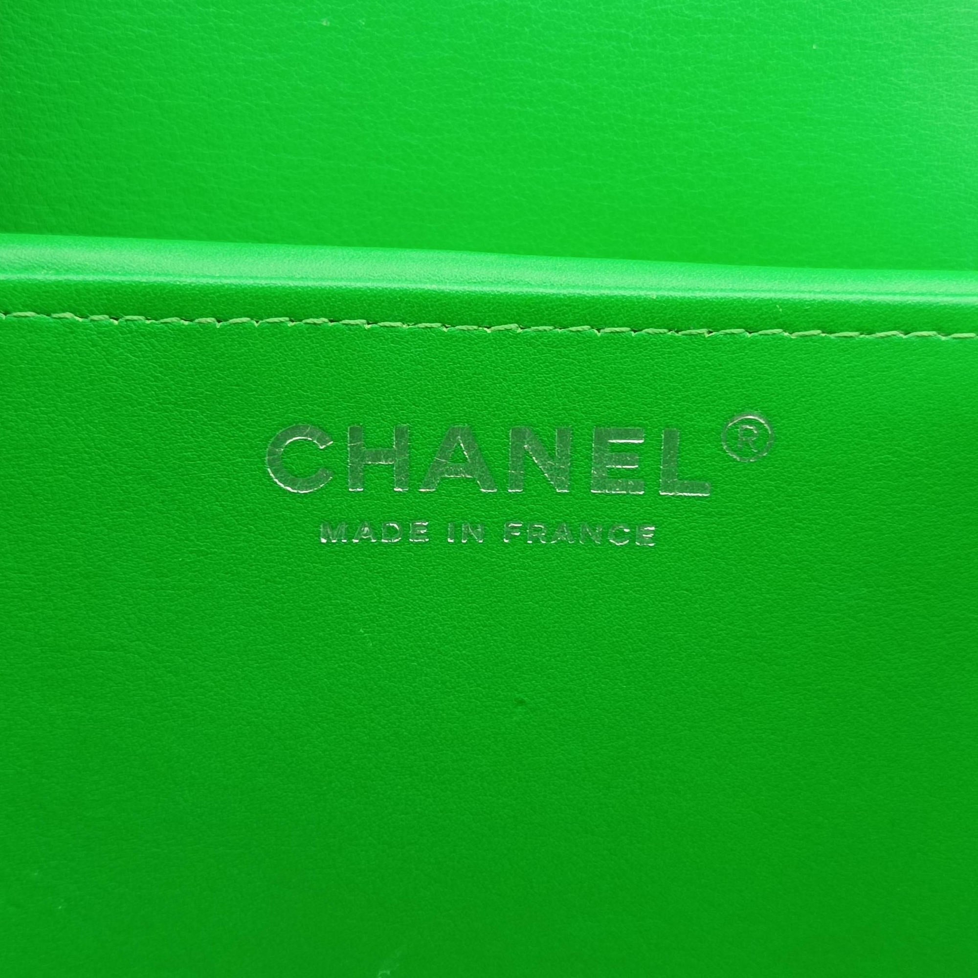 Pre-owned Chanel Vanity Matelasse Chain Handle Green Patent Leather A91055 handbag | stylenewstar