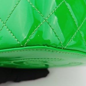 Pre-owned Chanel Vanity Matelasse Chain Handle Green Patent Leather A91055 handbag | stylenewstar