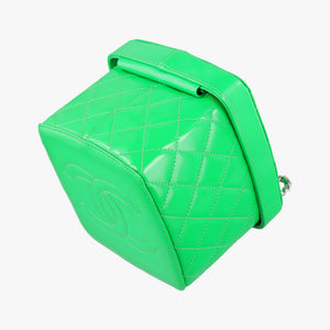 Pre-owned Chanel Vanity Matelasse Chain Handle Green Patent Leather A91055 handbag | stylenewstar