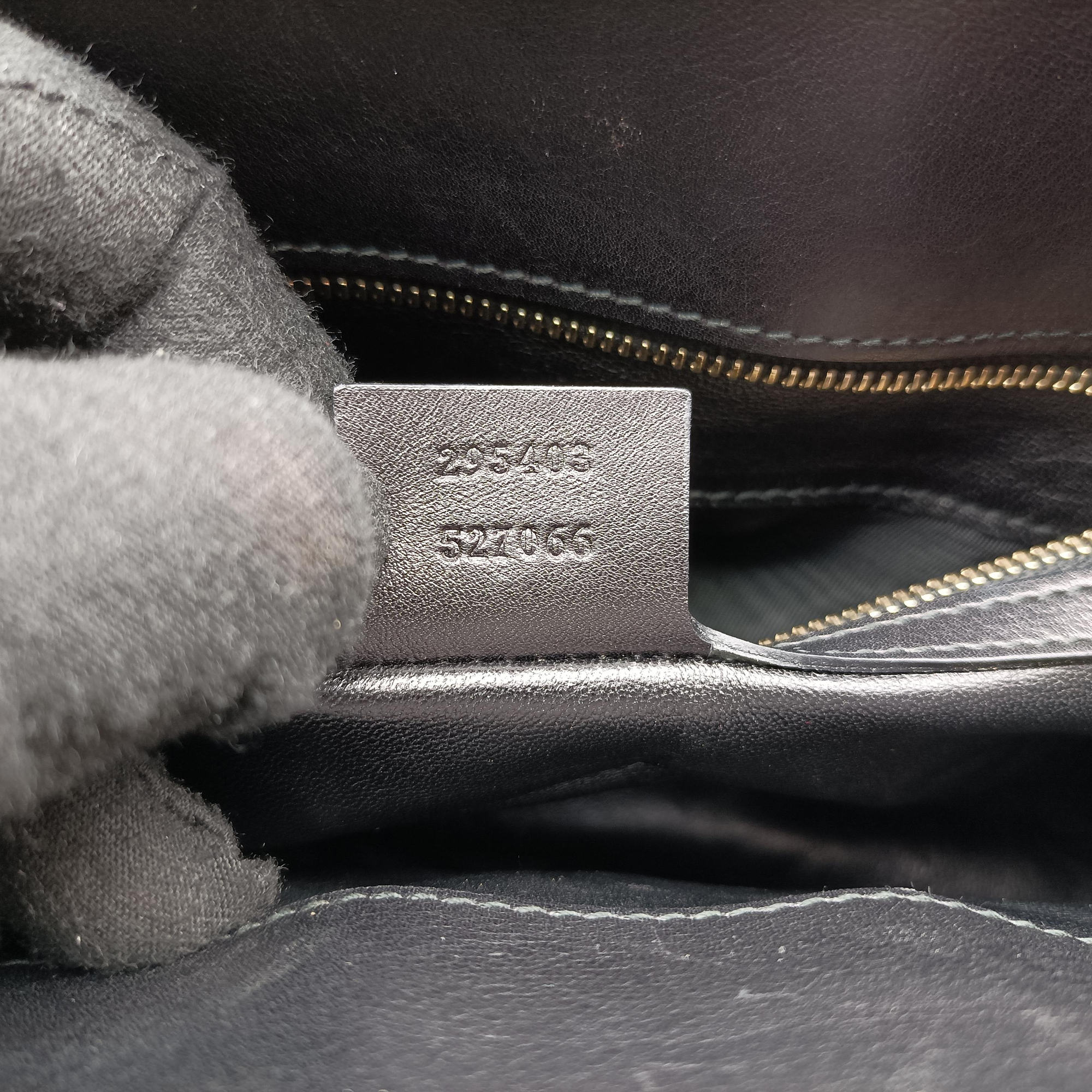 Pre-owned Gucci Emily Black Leather 295403 shoulderbag | stylenewstar