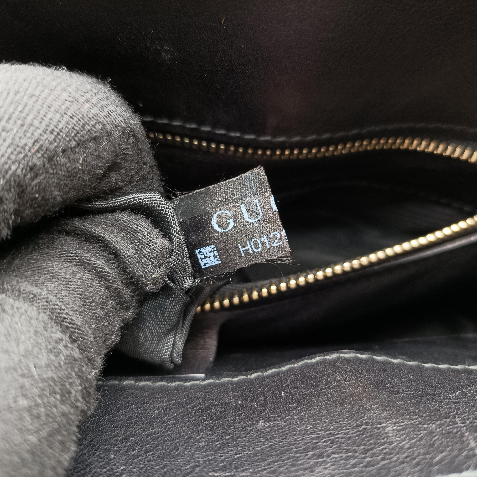 Pre-owned Gucci Emily Black Leather 295403 shoulderbag | stylenewstar