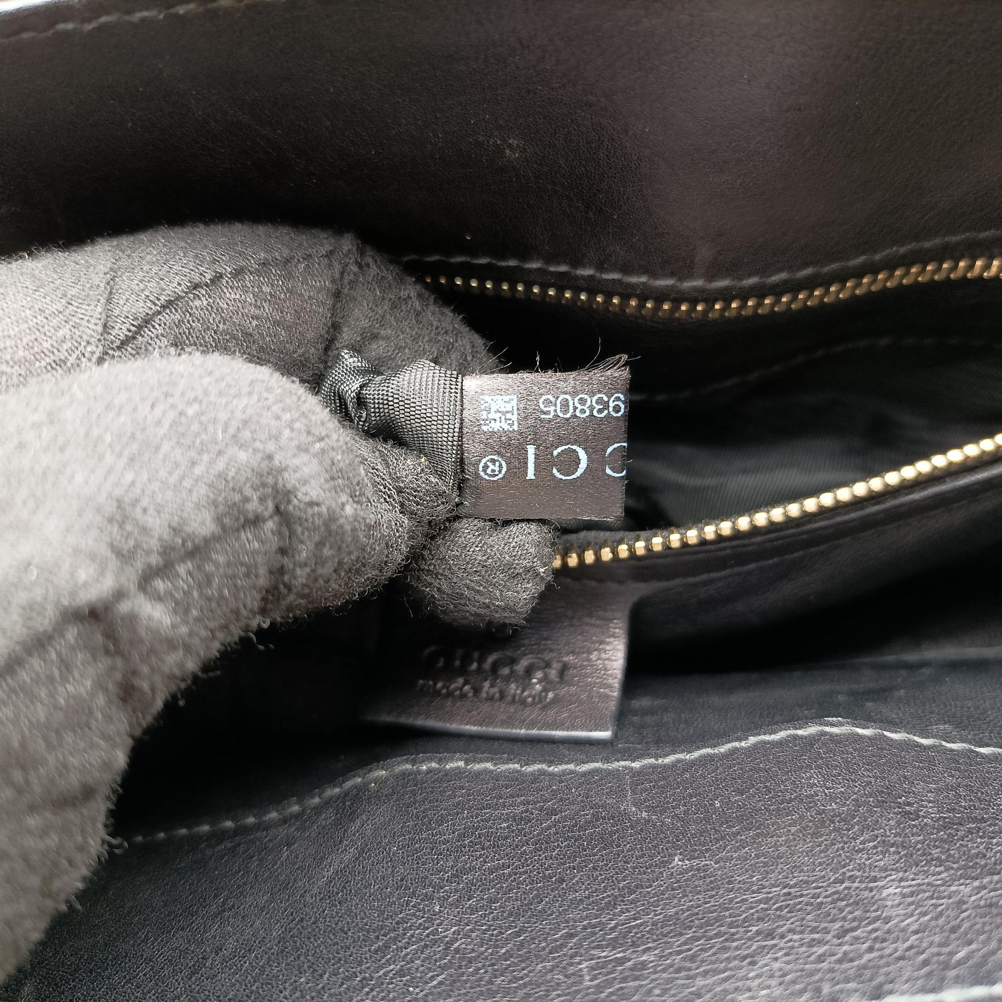 Pre-owned Gucci Emily Black Leather 295403 shoulderbag | stylenewstar