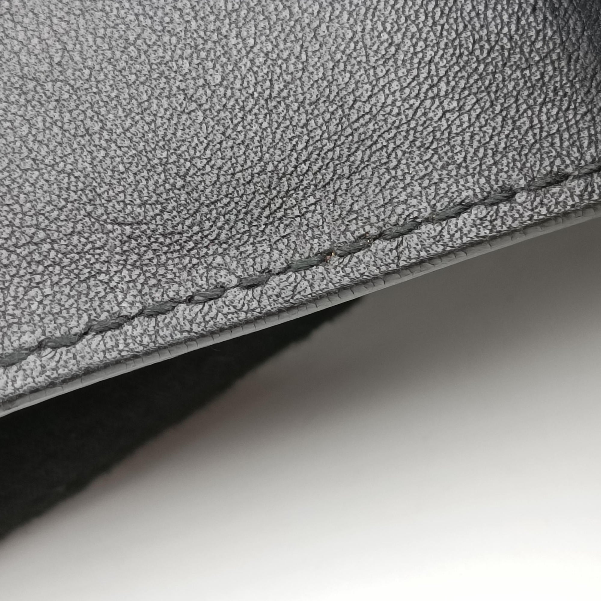 Pre-owned Gucci Emily Black Leather 295403 shoulderbag | stylenewstar