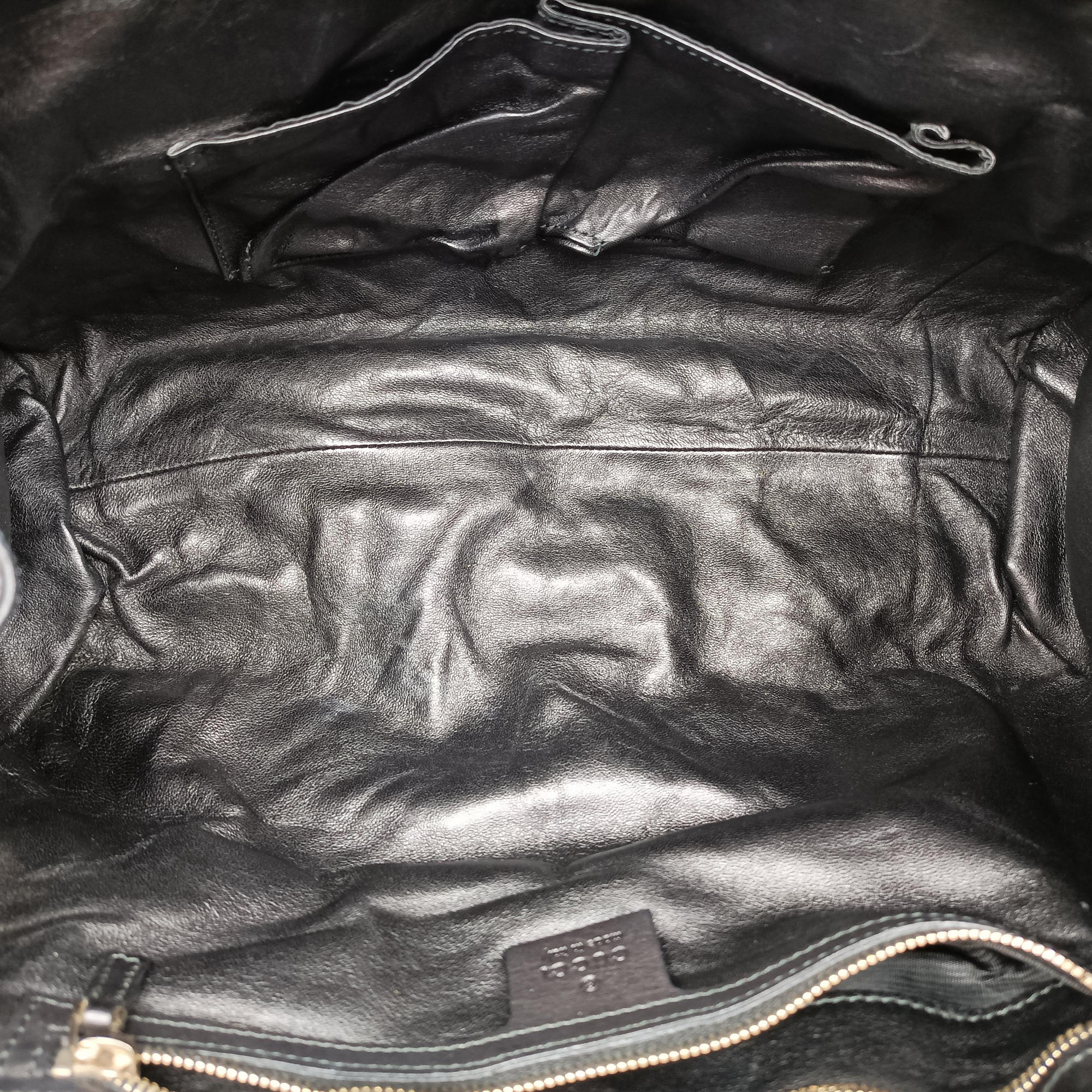 Pre-owned Gucci Emily Black Leather 295403 shoulderbag | stylenewstar