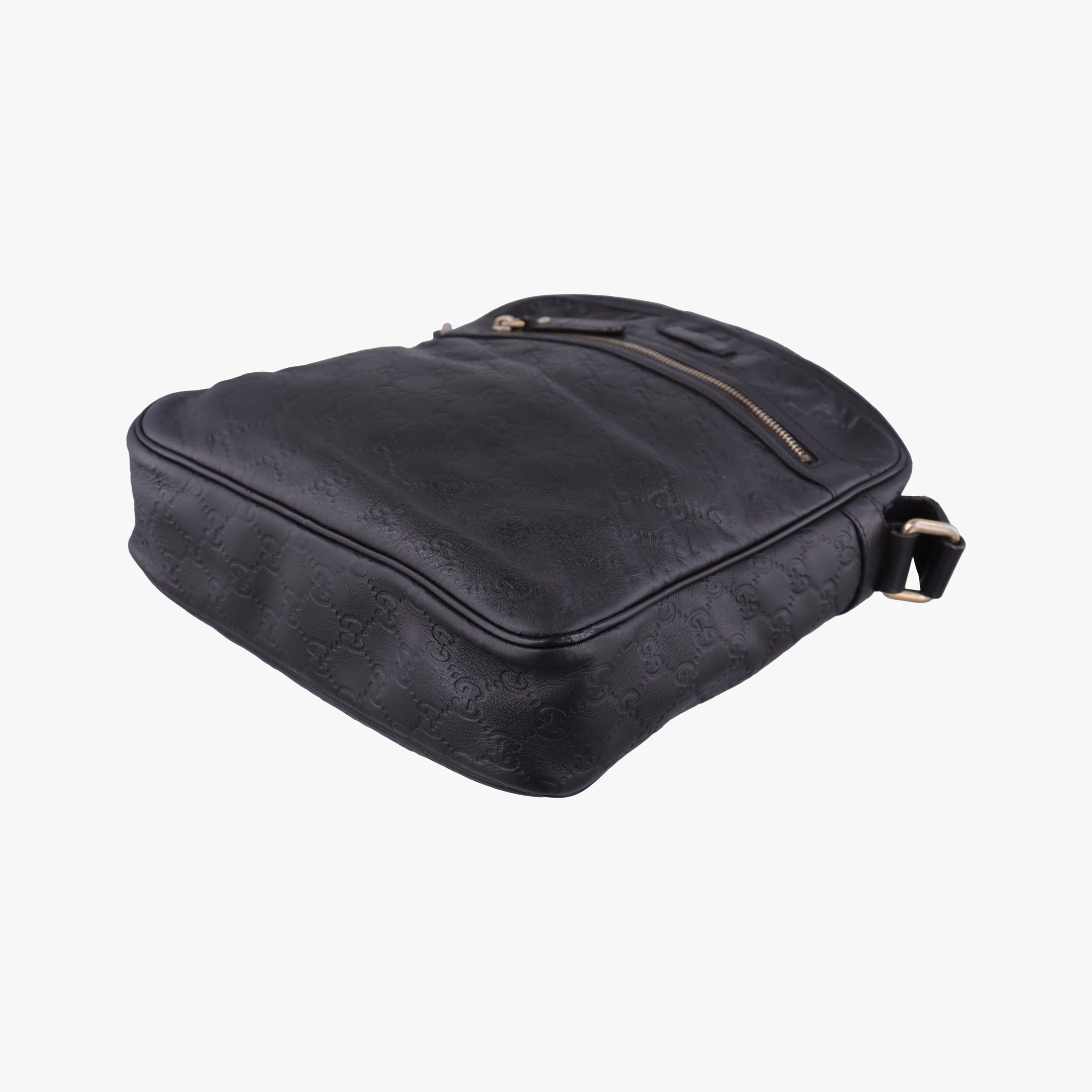 Secondhand Gucci Guccissima Messenger Black Leather 201448 shoulderbag | stylenewstar