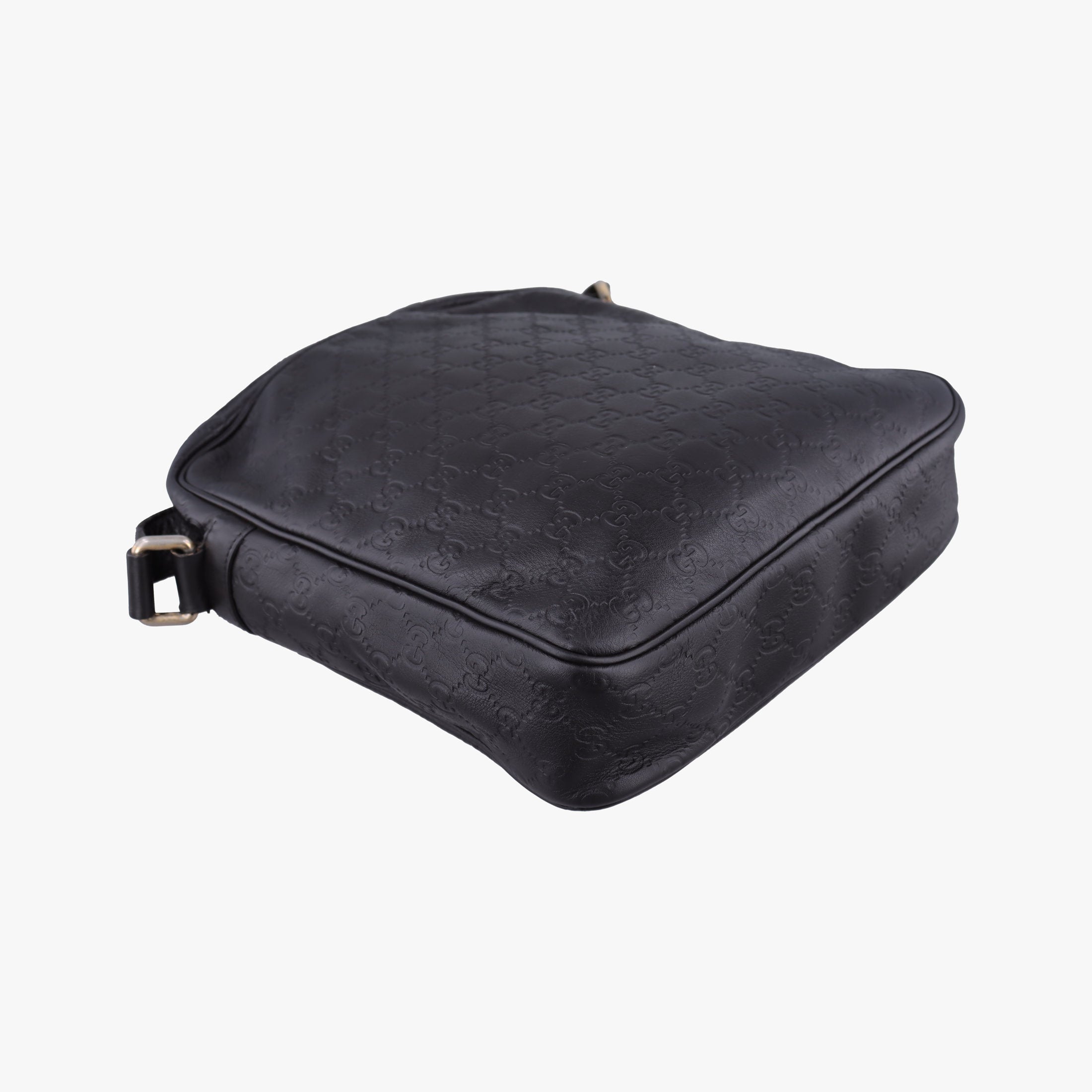 Secondhand Gucci Guccissima Messenger Black Leather 201448 shoulderbag | stylenewstar