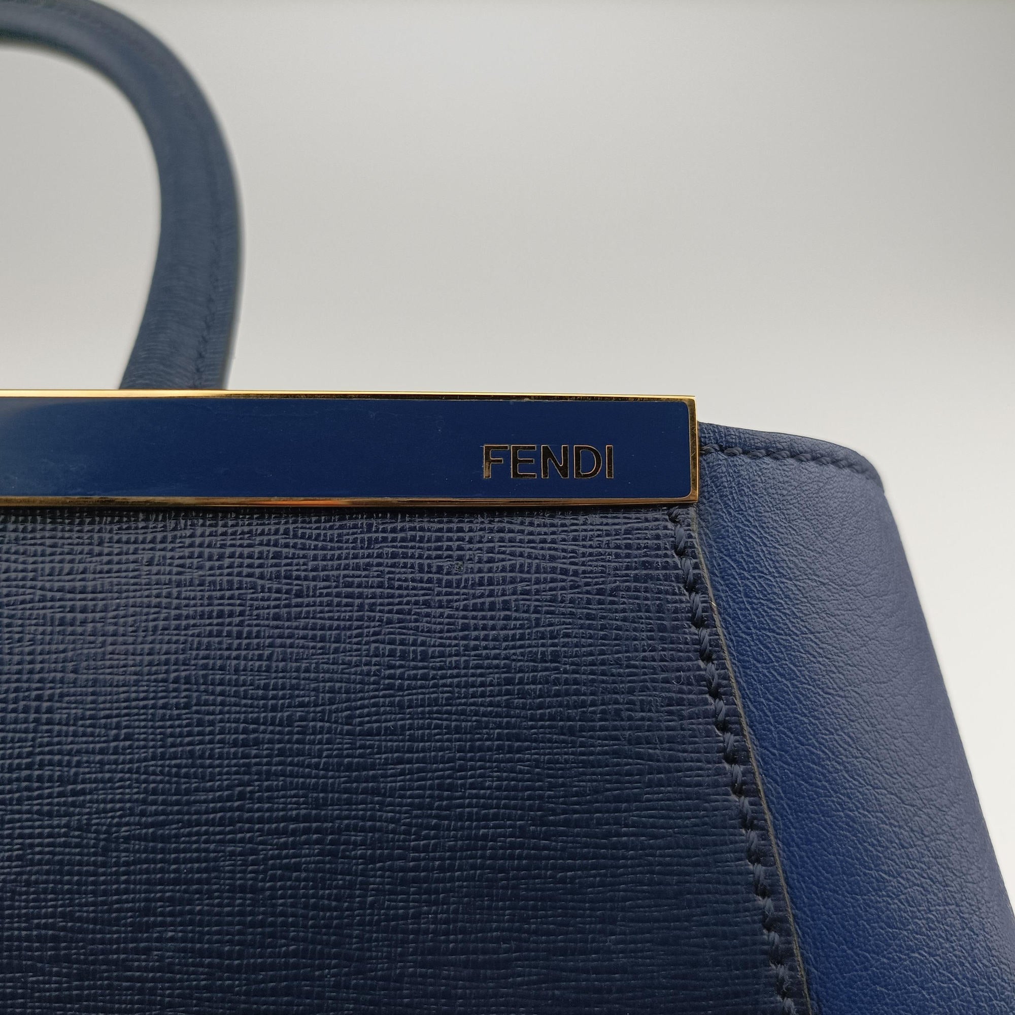 Pre-owned Fendi 2 JOURS Navy Leather 8BH250 shoulderbag | stylenewstar