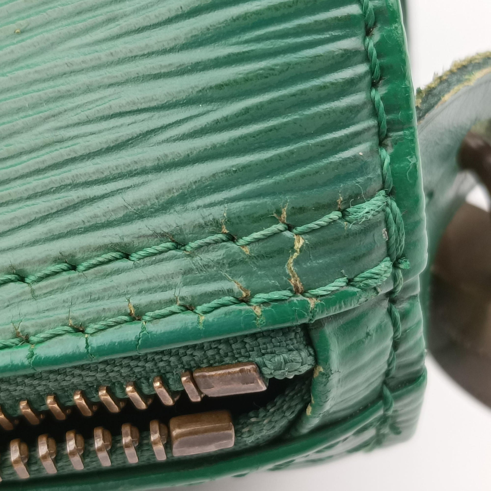 Pre-owned Louis Vuitton Speedy 25 Borneo Green Epi M43014 handbag | stylenewstar