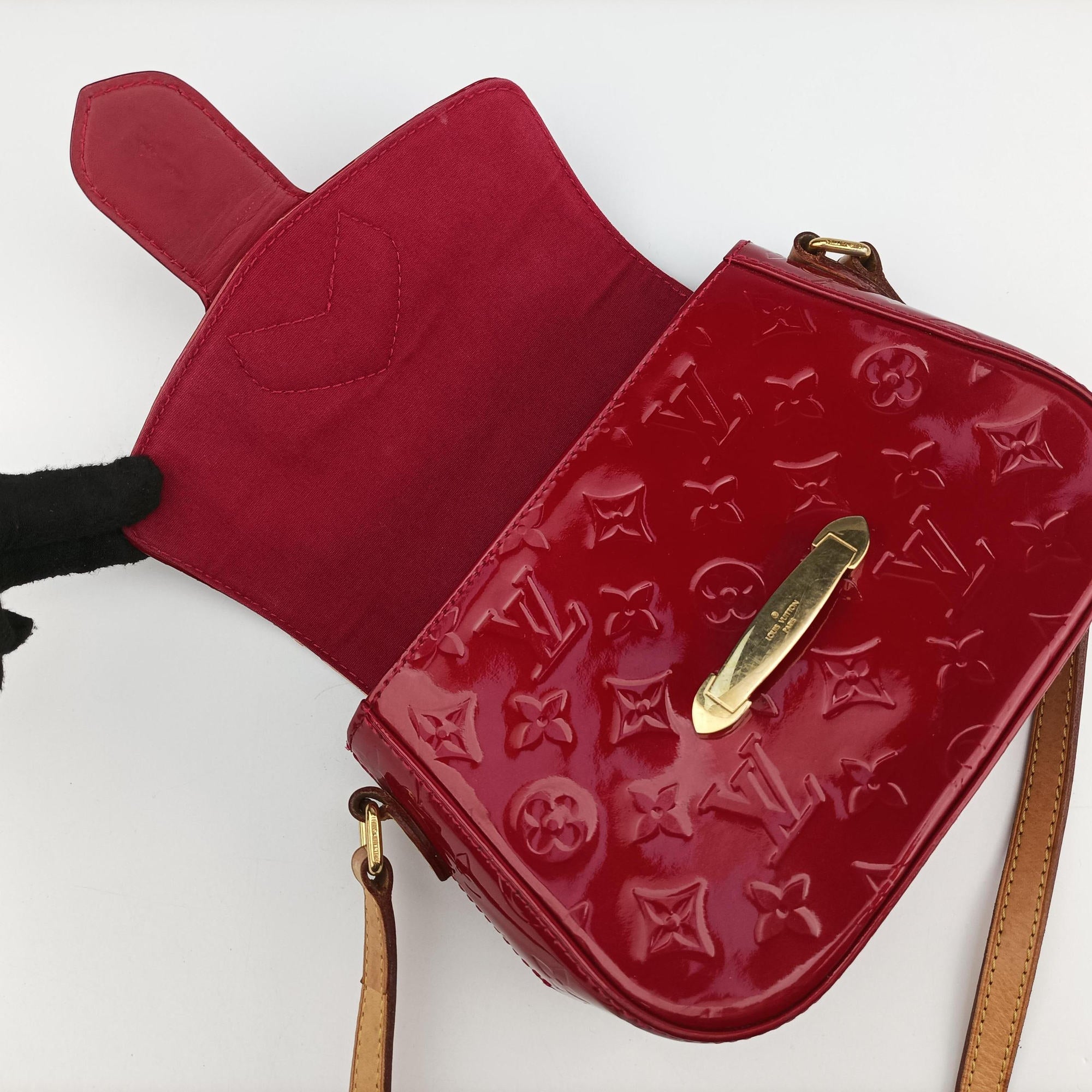 Secondhand Louis Vuitton Bellflower PM Pomme d'Amour Vernis M91728 shoulderbag | stylenewstar