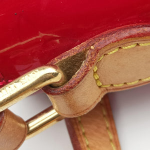 Secondhand Louis Vuitton Bellflower PM Pomme d'Amour Vernis M91728 shoulderbag | stylenewstar