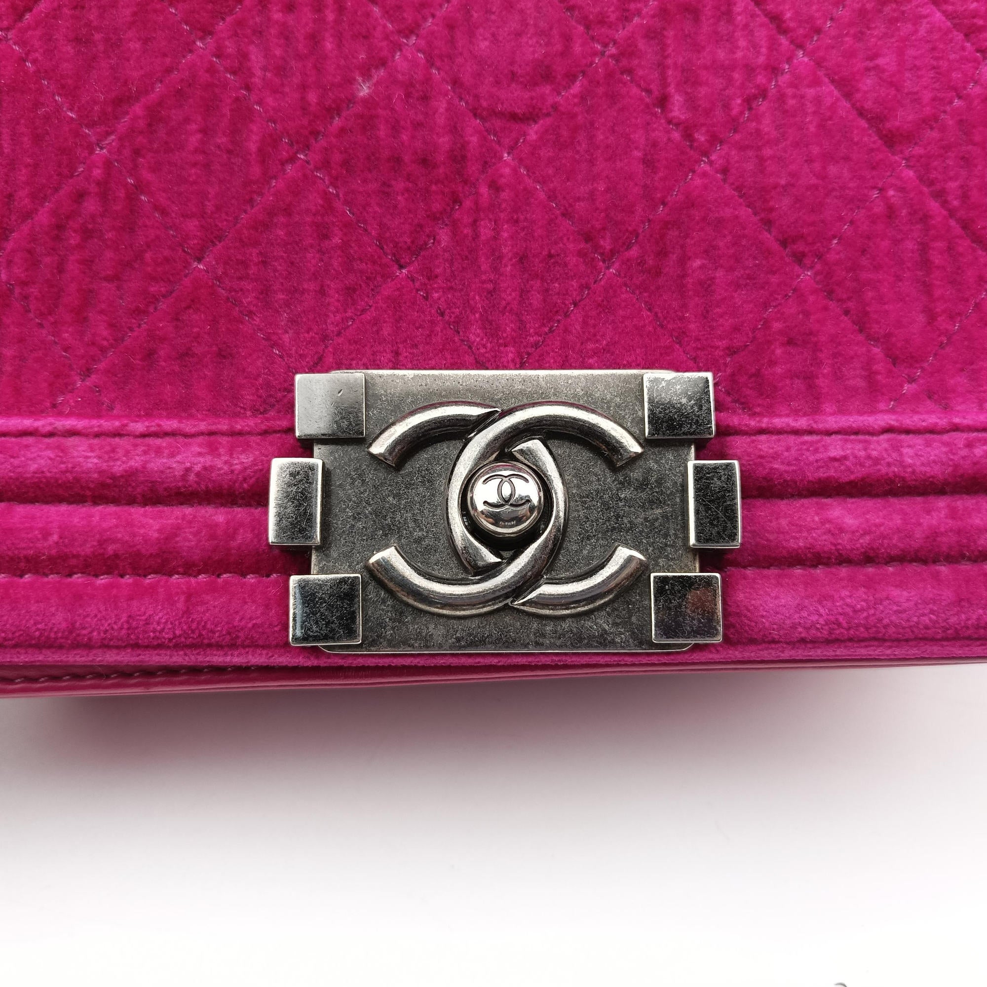 Secondhand Chanel BOY CHANEL Rose velour A67416 shoulderbag | stylenewstar