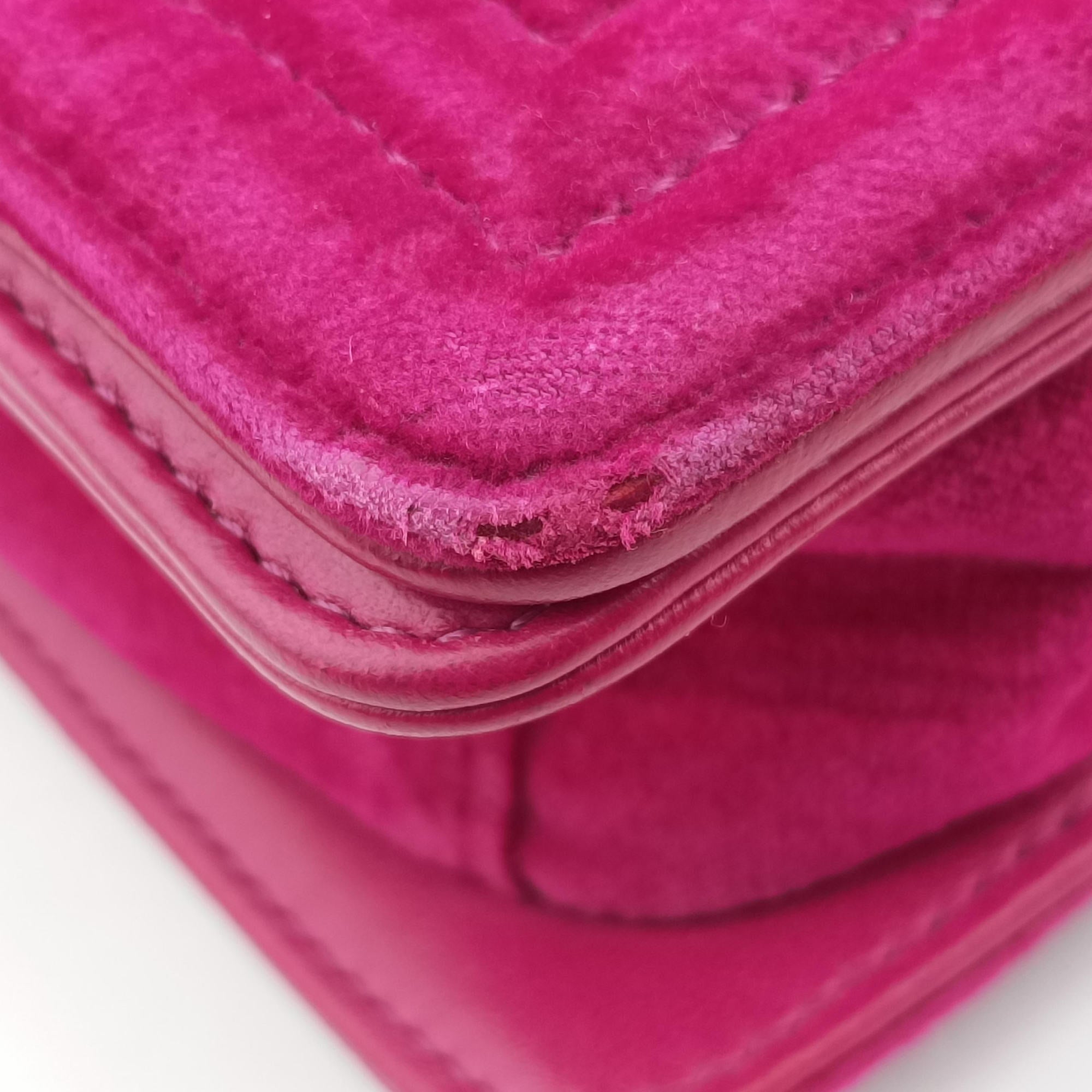 Secondhand Chanel BOY CHANEL Rose velour A67416 shoulderbag | stylenewstar