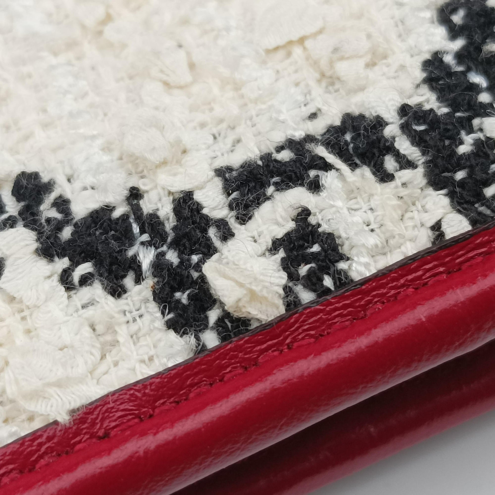 Pre-owned Gucci Rajah White×red tweed × leather 537219 shoulderbag | stylenewstar