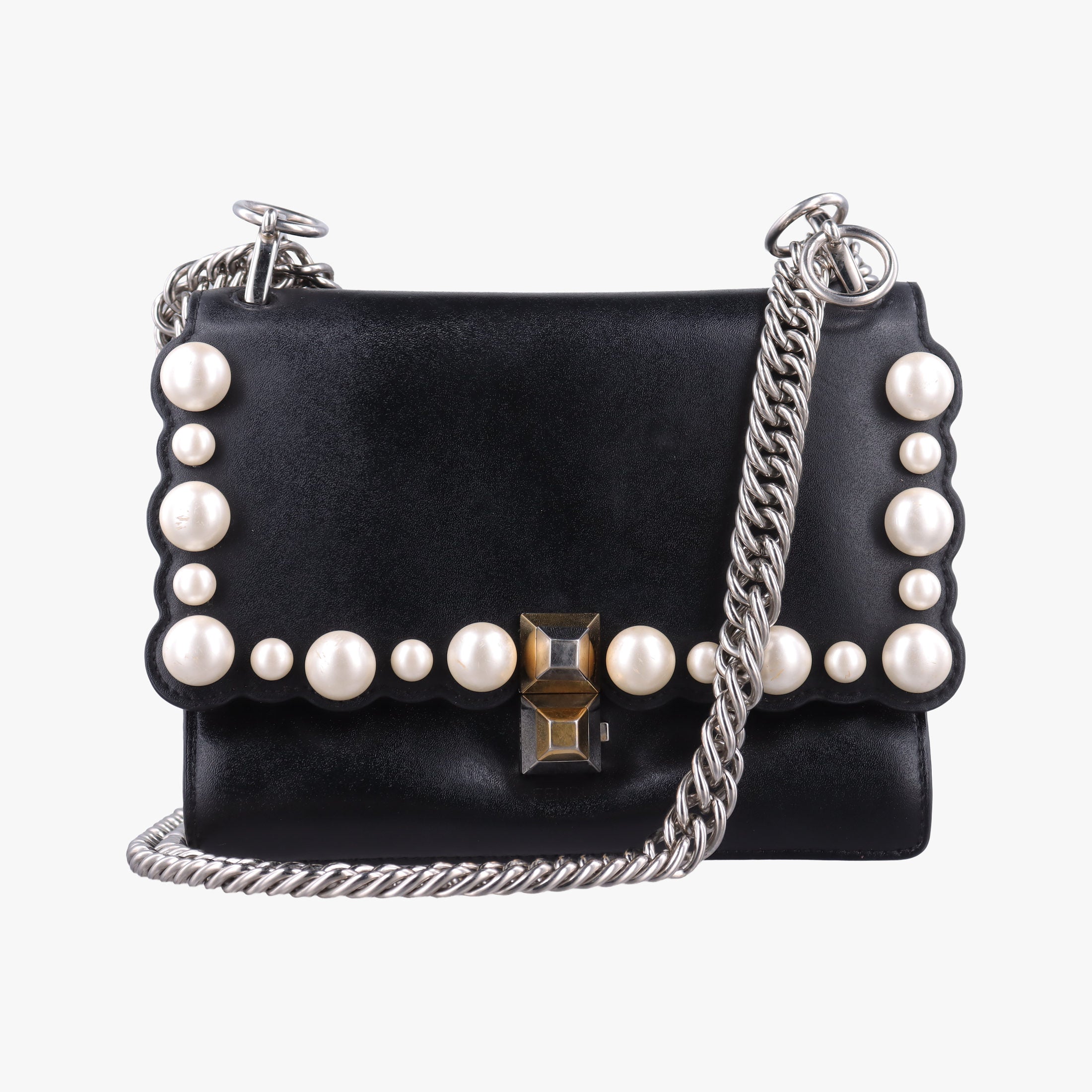 Pre-owned Fendi Studded Kan I Black Leather 8M0381 shoulderbag | stylenewstar