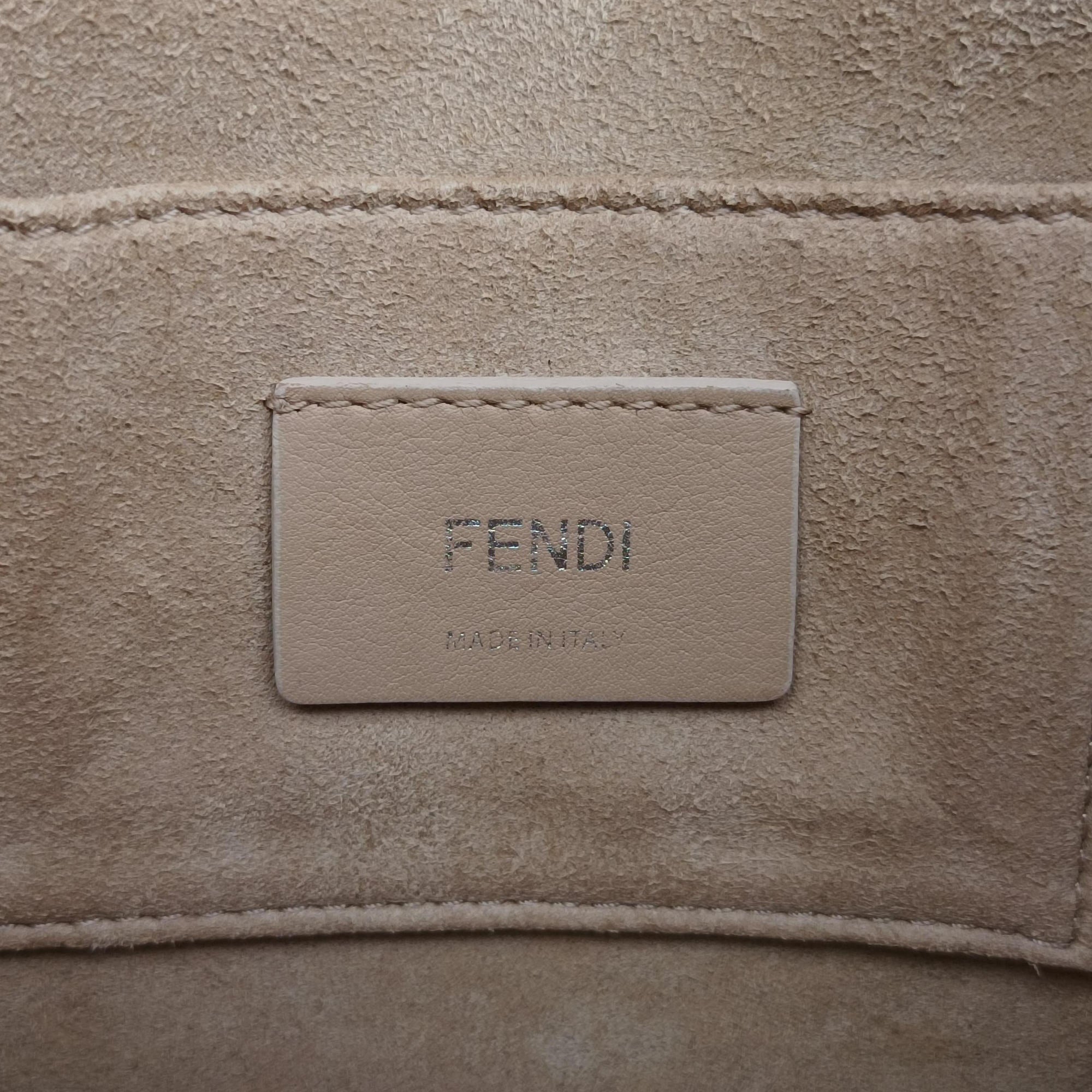 Pre-owned Fendi Studded Kan I Black Leather 8M0381 shoulderbag | stylenewstar