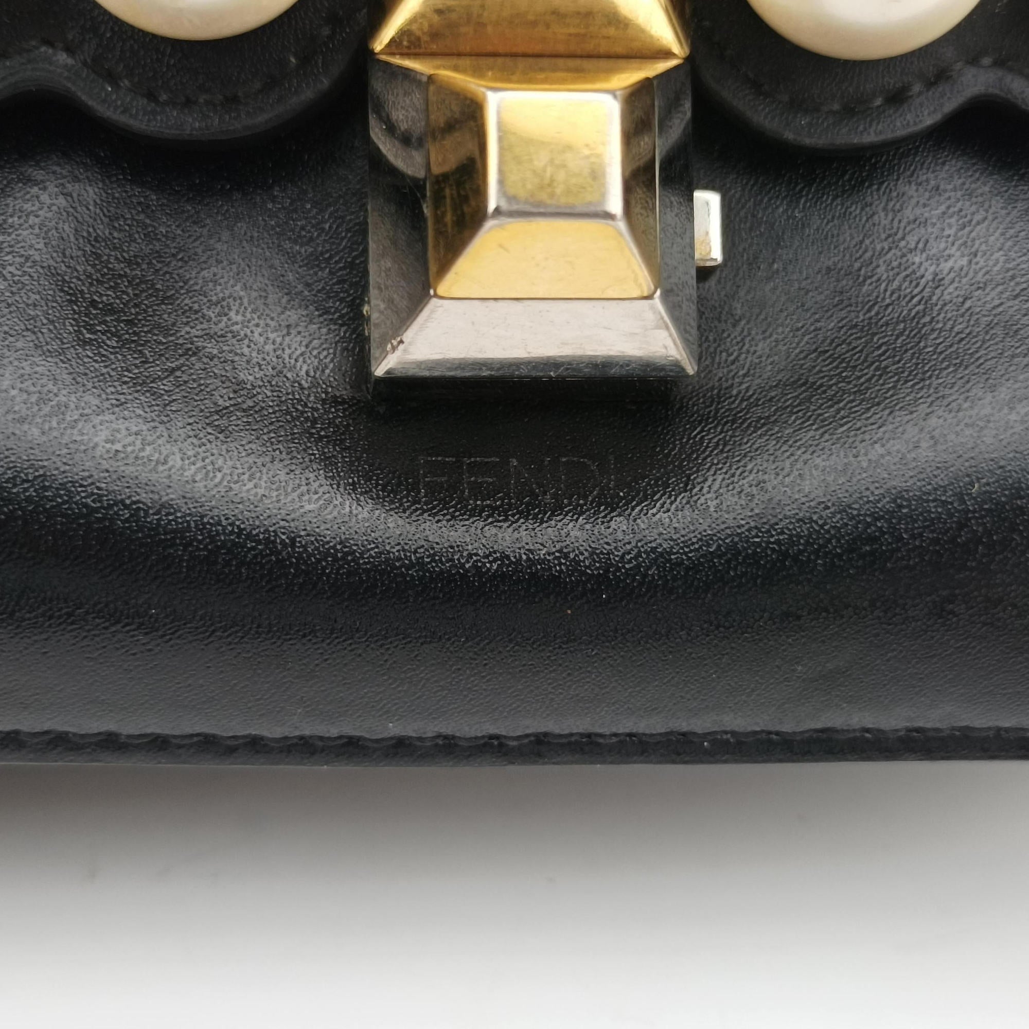 Pre-owned Fendi Studded Kan I Black Leather 8M0381 shoulderbag | stylenewstar