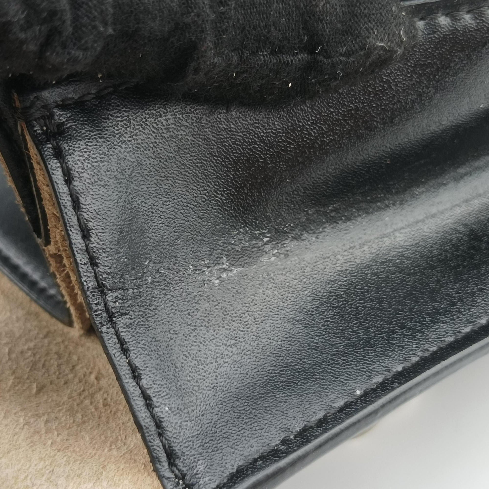 Pre-owned Fendi Studded Kan I Black Leather 8M0381 shoulderbag | stylenewstar
