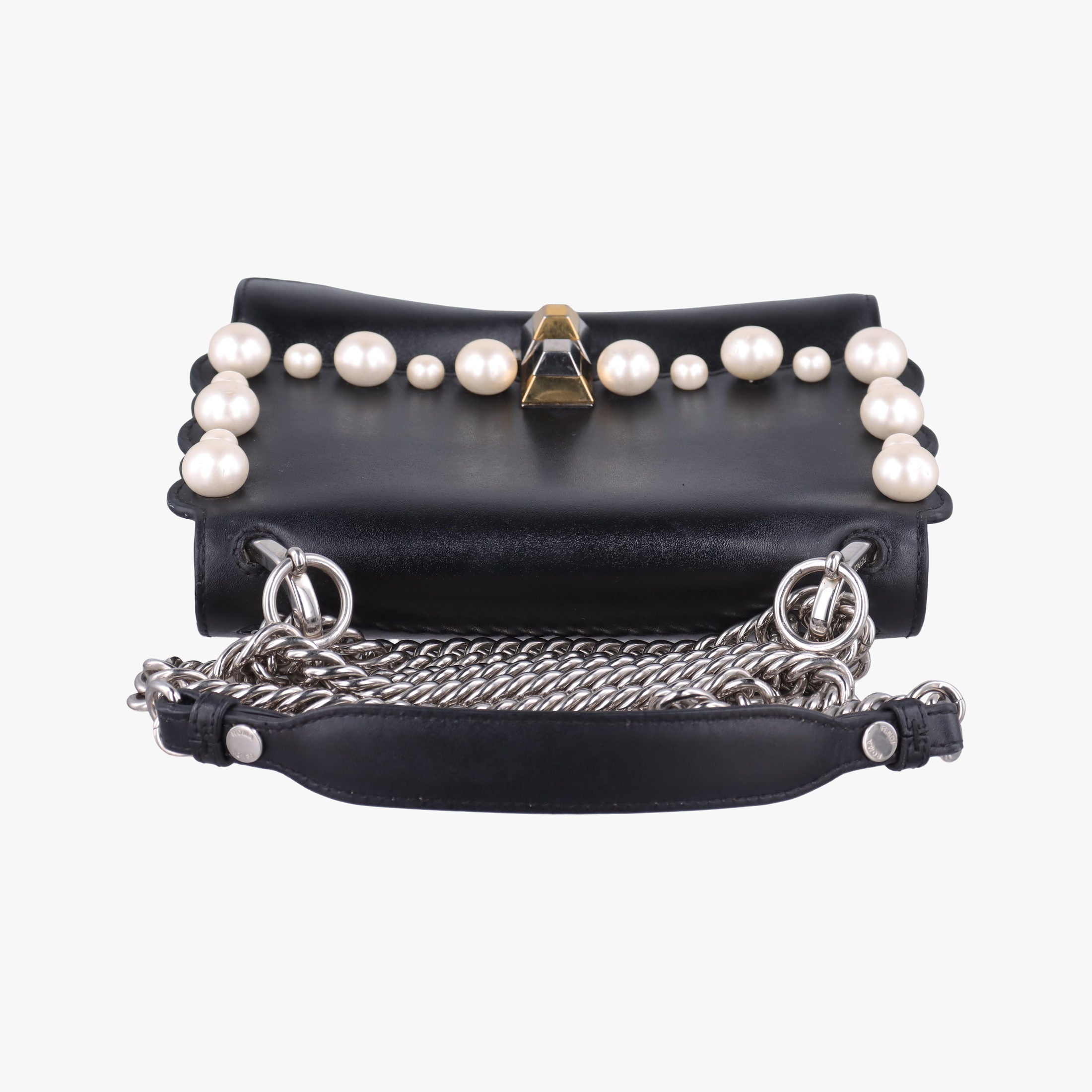 Pre-owned Fendi Studded Kan I Black Leather 8M0381 shoulderbag | stylenewstar