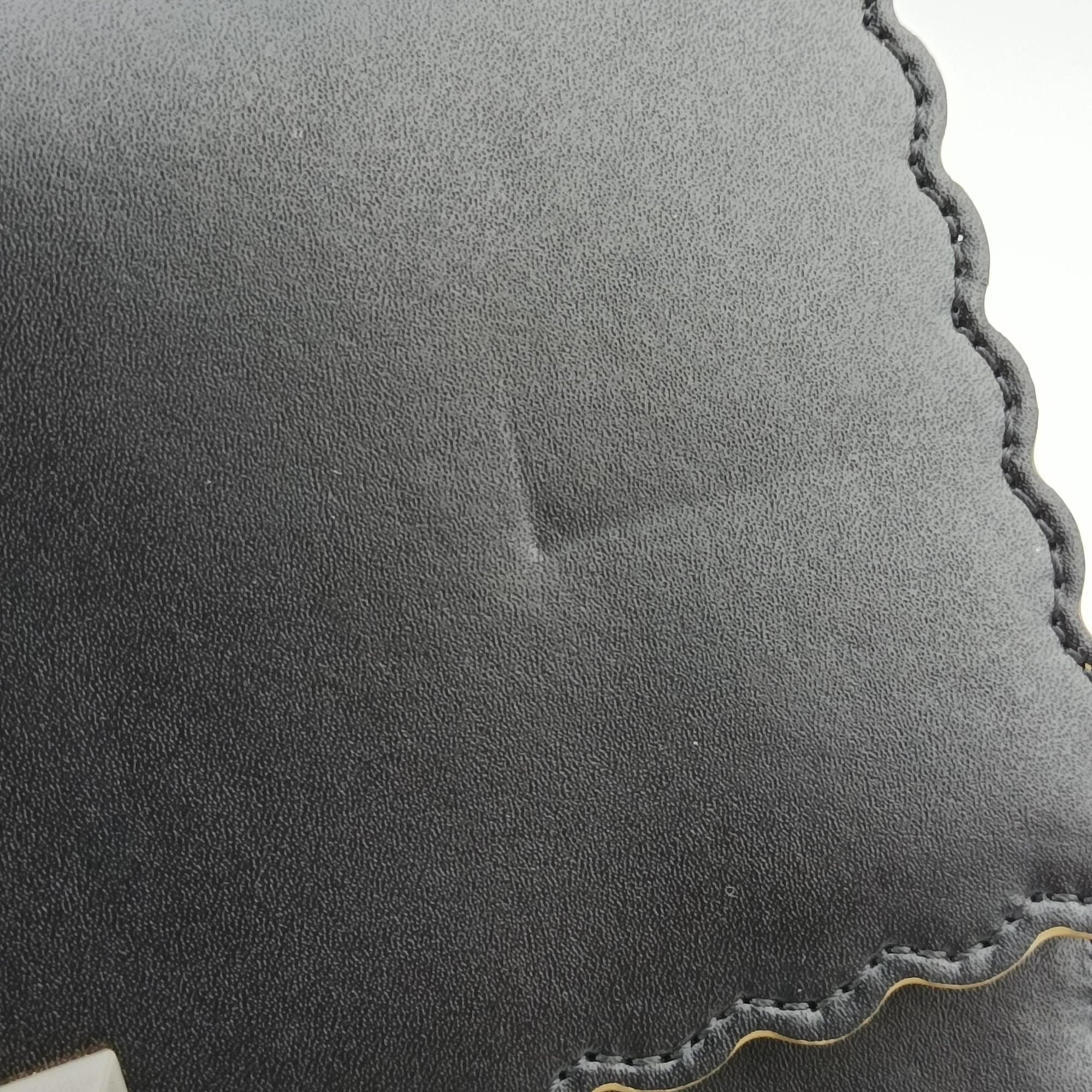 Pre-owned Fendi Kan I Black Leather 8M0381 shoulderbag | stylenewstar