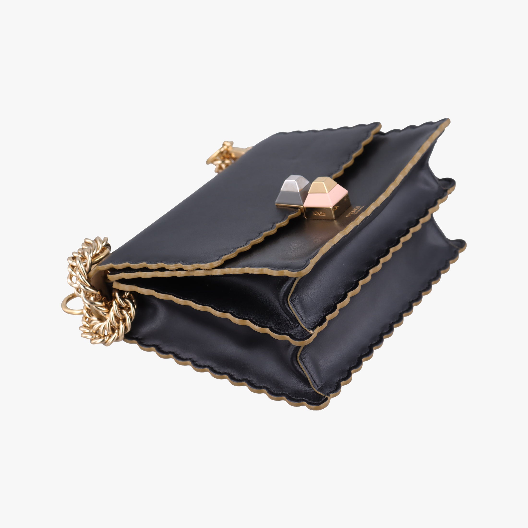 Pre-owned Fendi Kan I Black Leather 8M0381 shoulderbag | stylenewstar