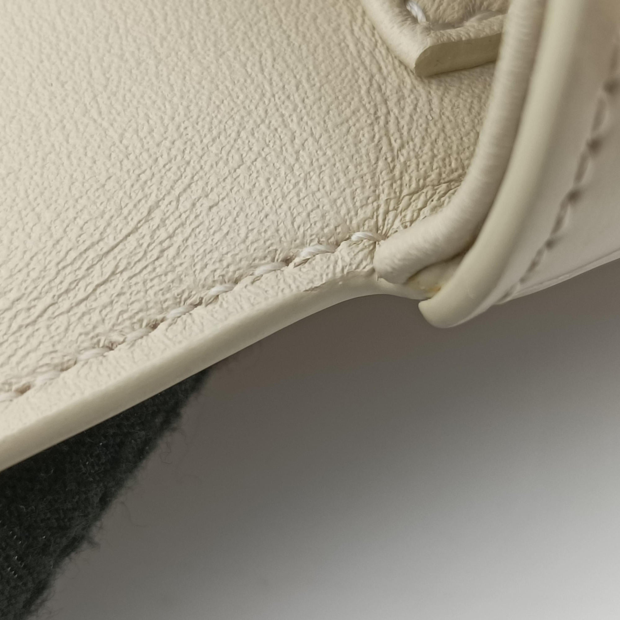 Secondhand Celine Claude Triomphe Beige Leather  shoulderbag | stylenewstar