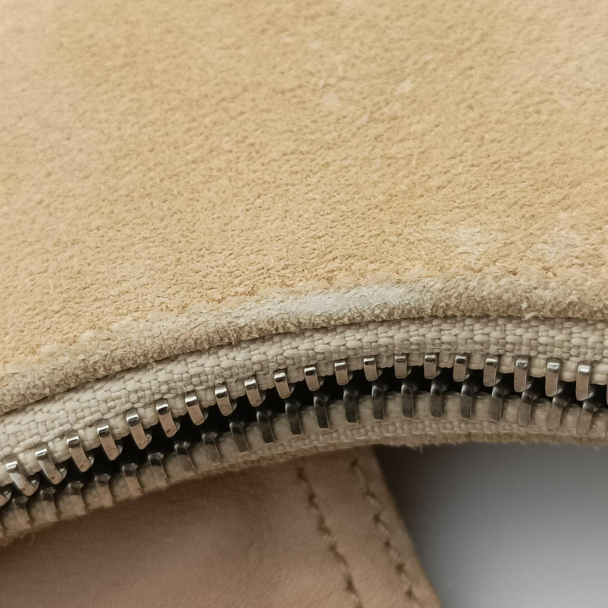 Pre-owned Christian Dior Admit It Beige suede  shoulderbag | stylenewstar