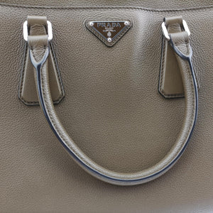 Secondhand Prada Business Briefcase Green Leather 2VE368 handbag | stylenewstar
