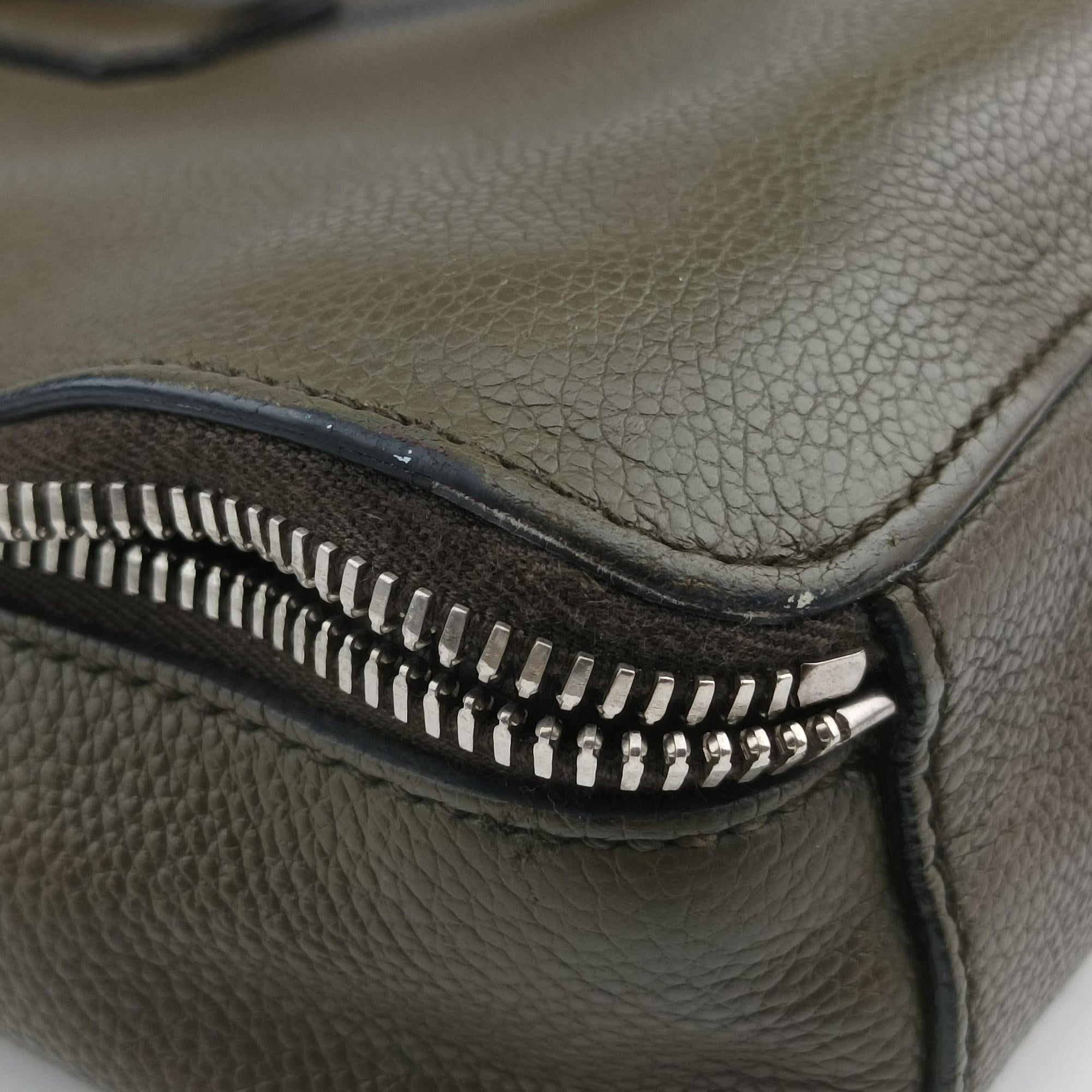 Secondhand Prada Business Briefcase Green Leather 2VE368 handbag | stylenewstar