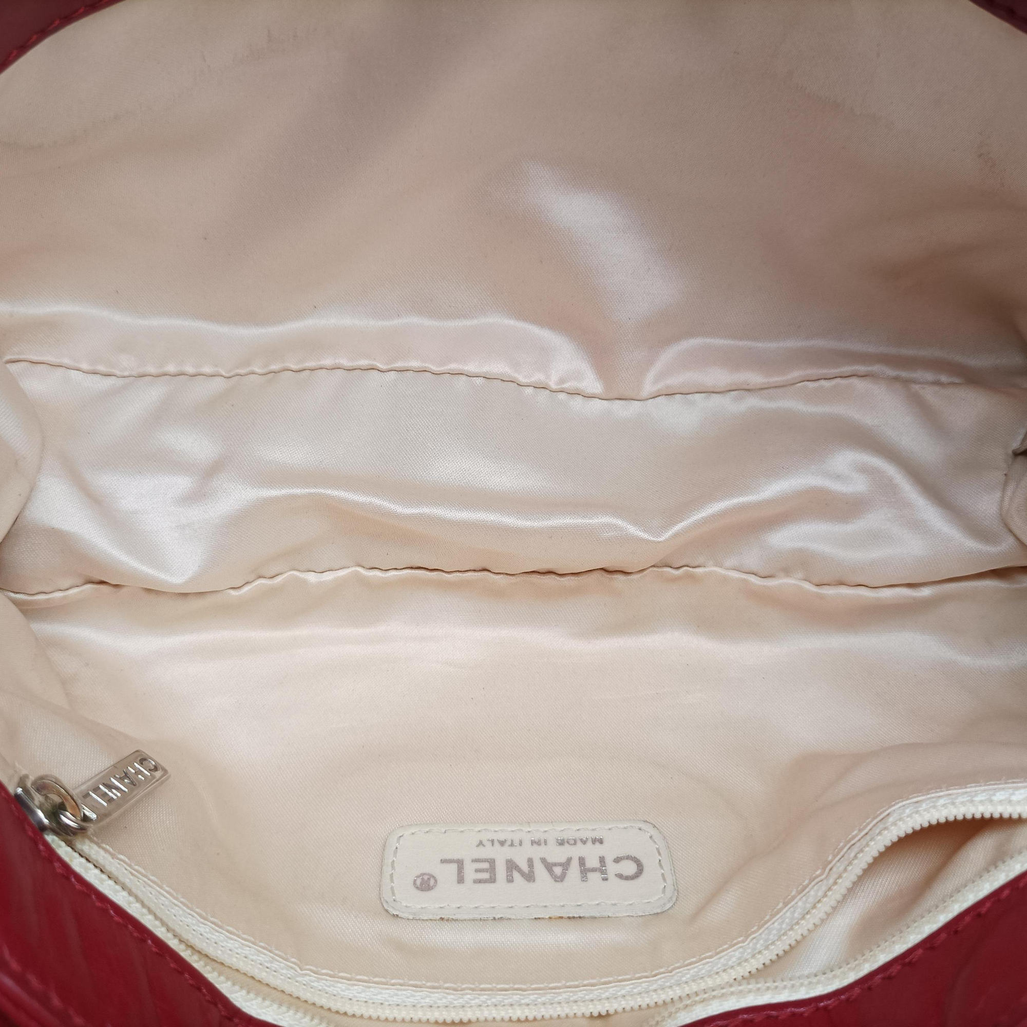 Pre-owned Chanel 2.55East West Red Leather A37691 shoulderbag | stylenewstar