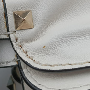 Pre-owned Valentino Rockstud White Leather  shoulderbag | stylenewstar