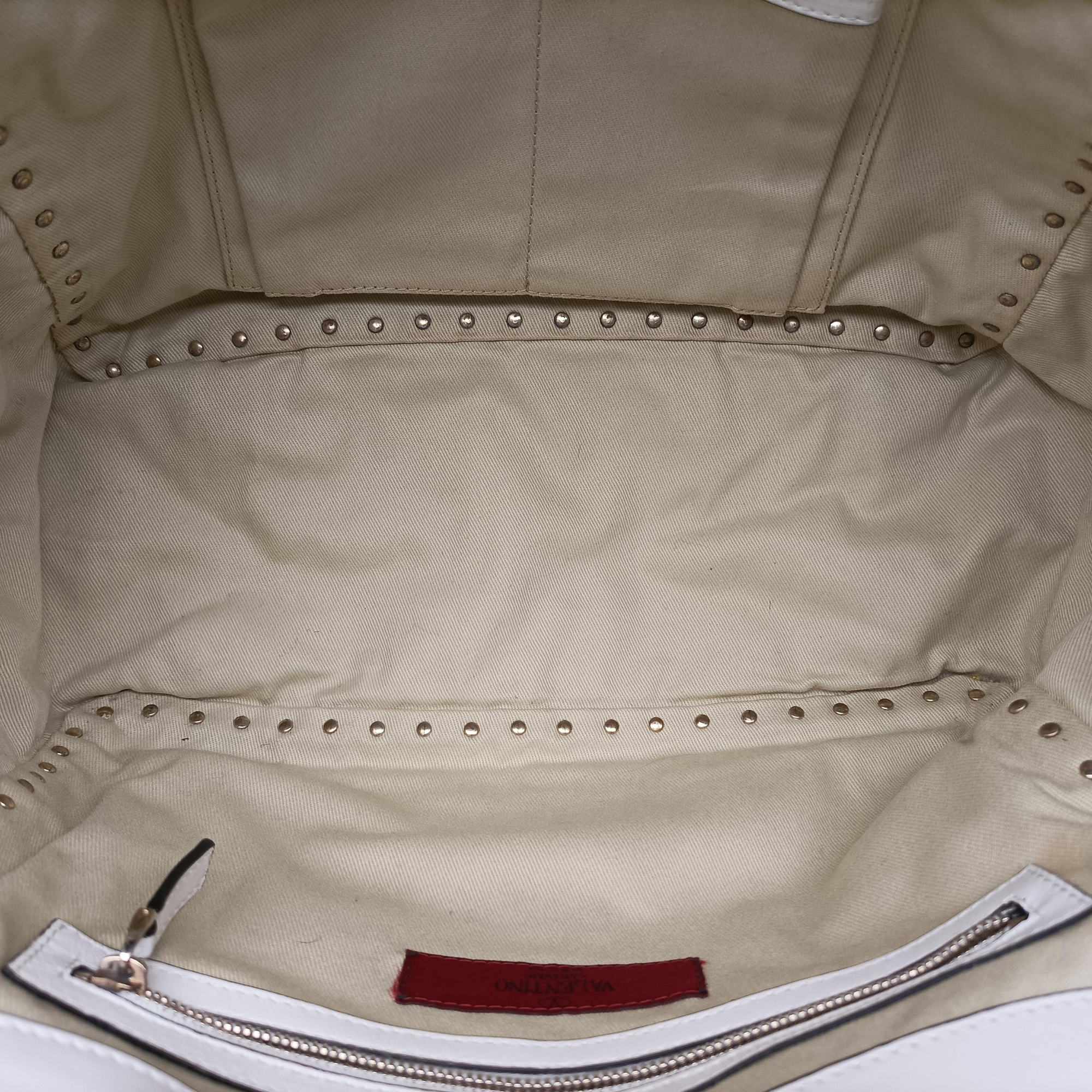 Pre-owned Valentino Rockstud White Leather  shoulderbag | stylenewstar