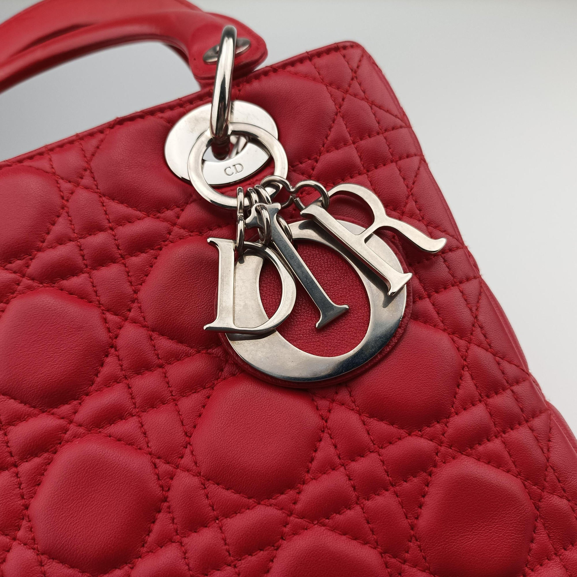 Pre-owned Christian Dior Lady Dior Red lambskin  shoulderbag | stylenewstar