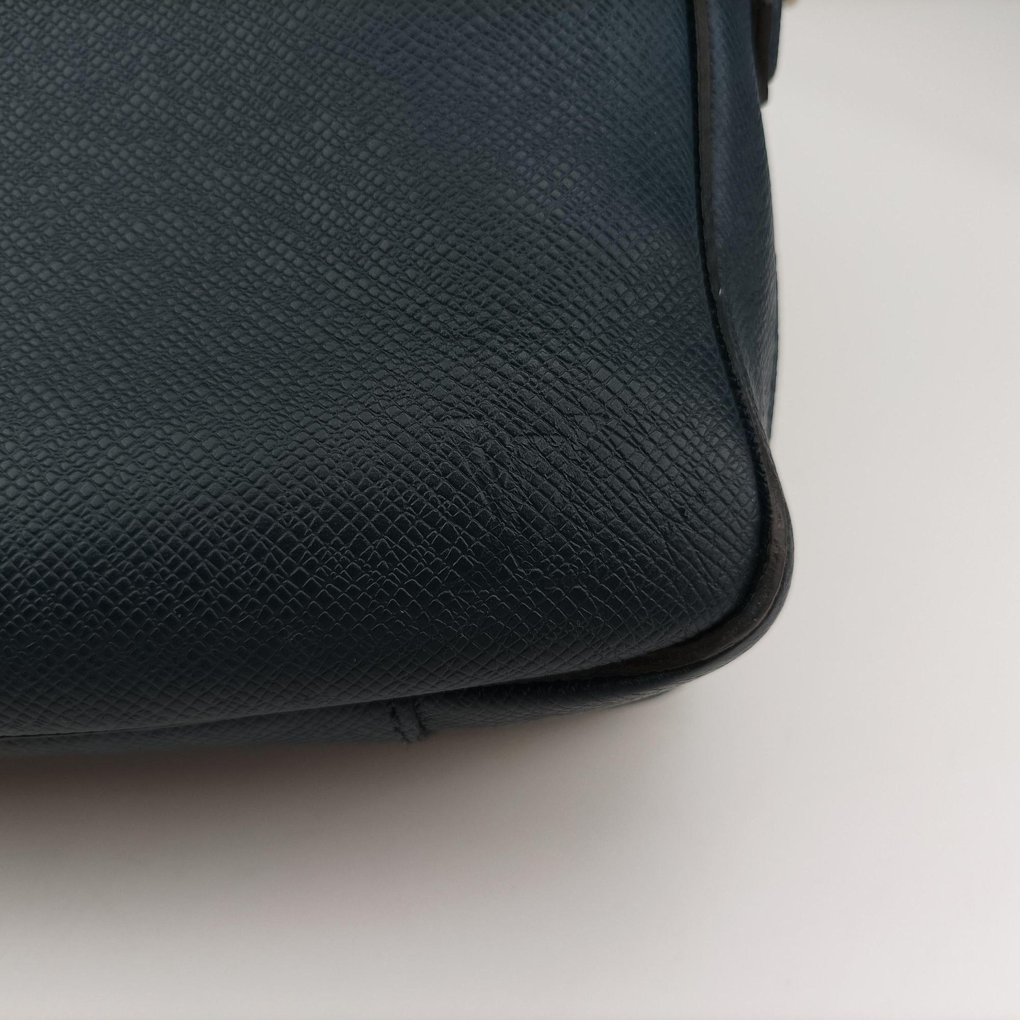Vintage Louis Vuitton Porto Document Business MM Navy Taiga M32705 handbag | stylenewstar